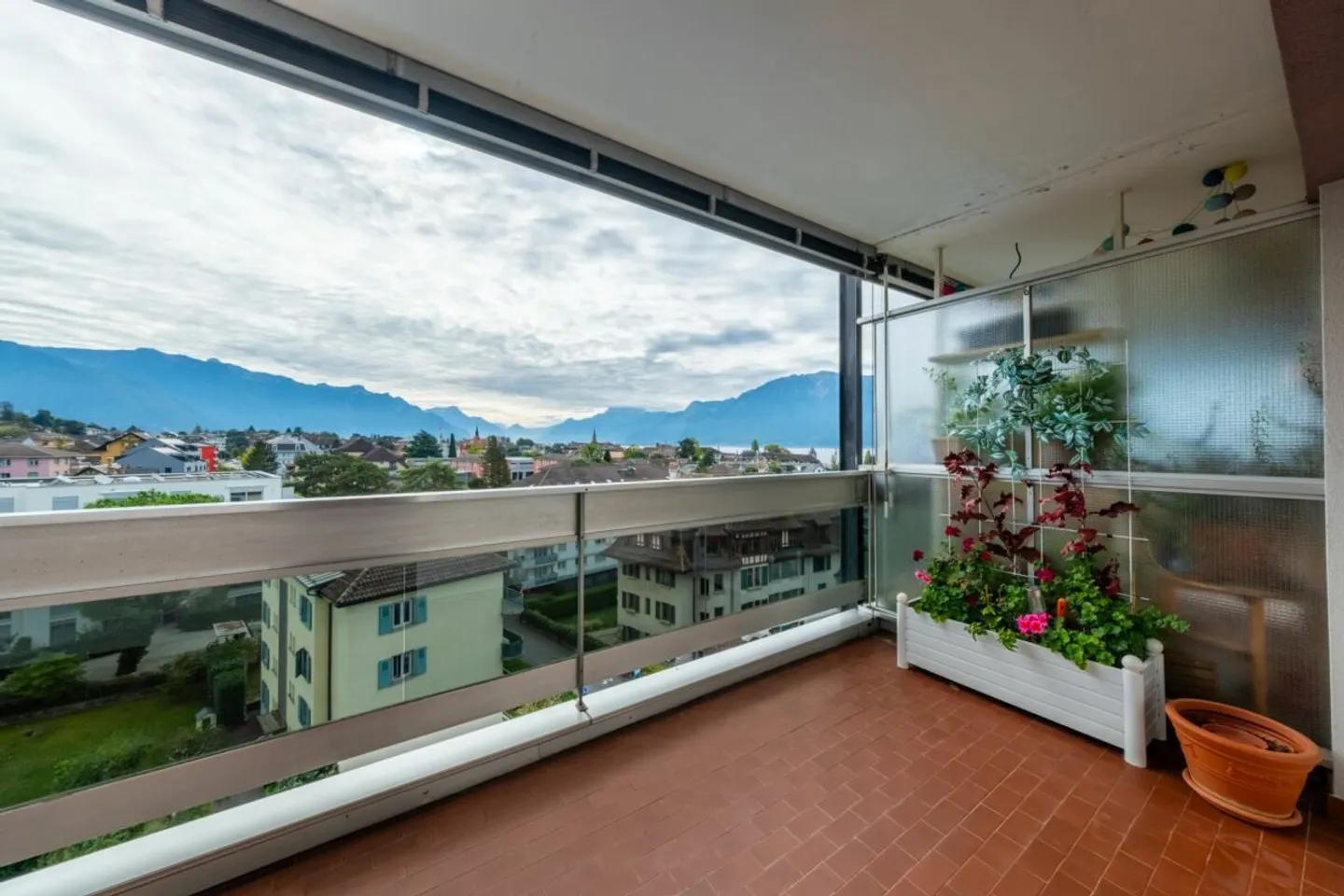 Lake View Apartment in La Tour-de-Peilz - Photo 11 of 13
