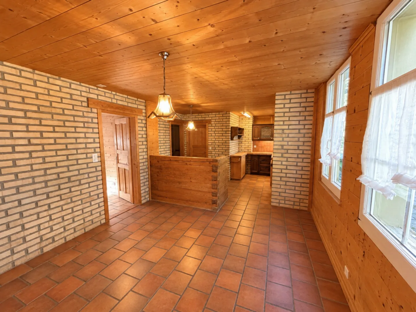 Charming 3.5-Room Apartment - Photo 2 of 10