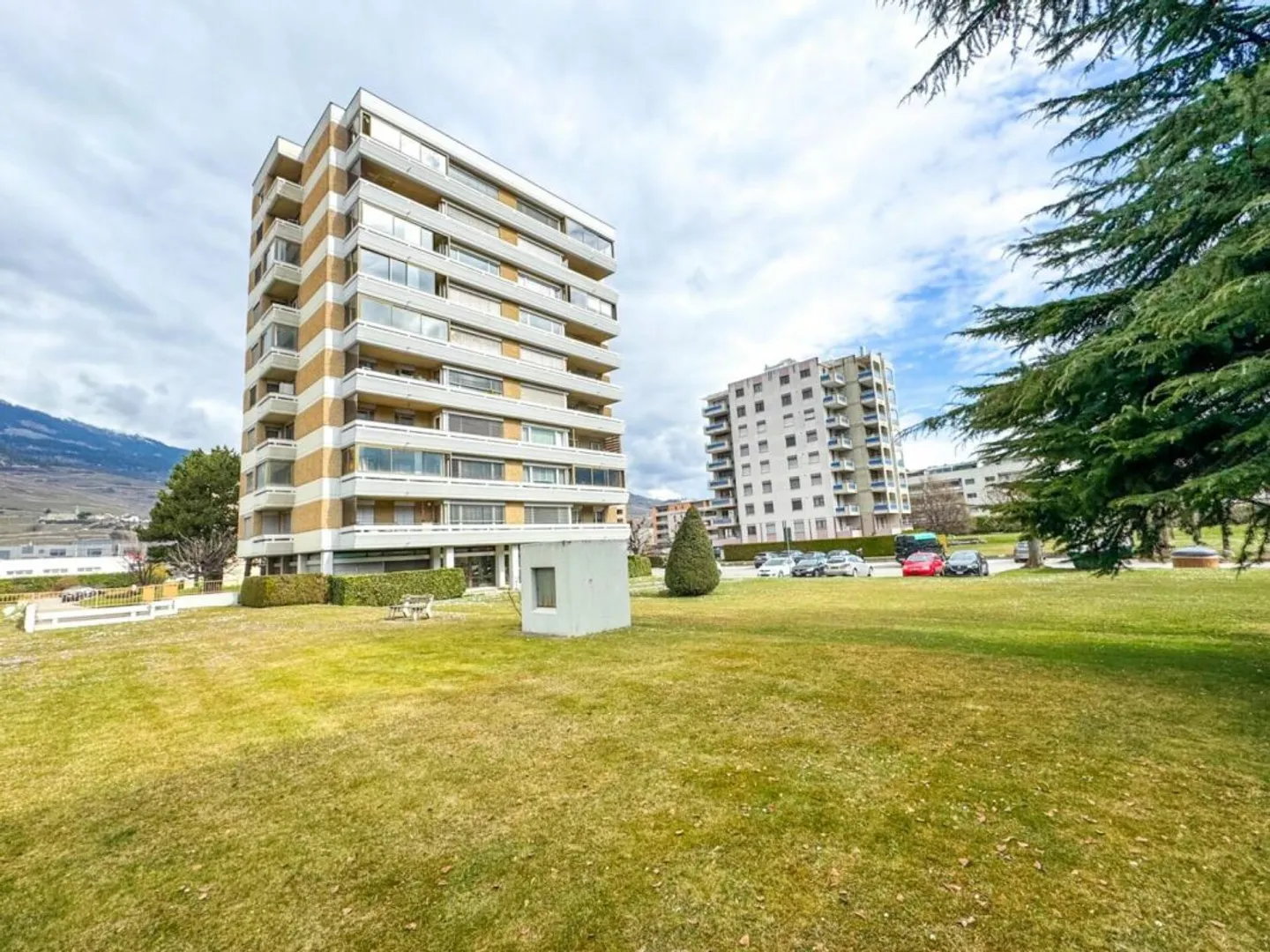 Appartement spacieux à Conthey - Photo 1 sur 13