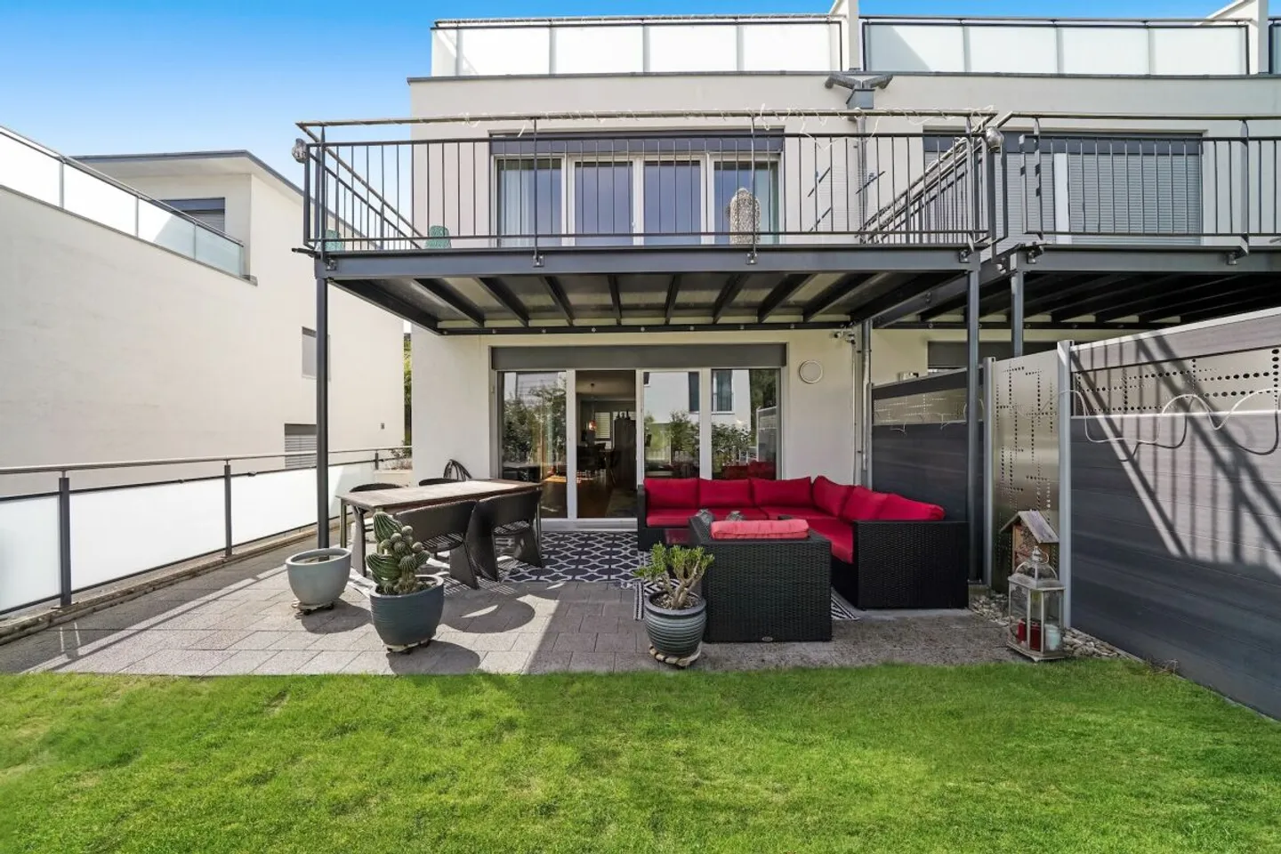 Modernes 5.5-Zimmer-Eck-Reihenhaus mit Wärmepumpe & Solaranlage - Photo 8 sur 13