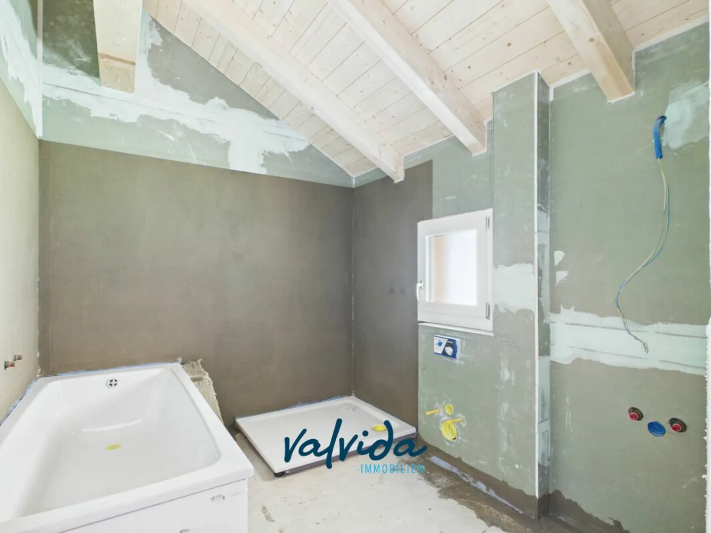 Extraordinary Single-Family House in Getwing under Renovation - Photo 11 of 11