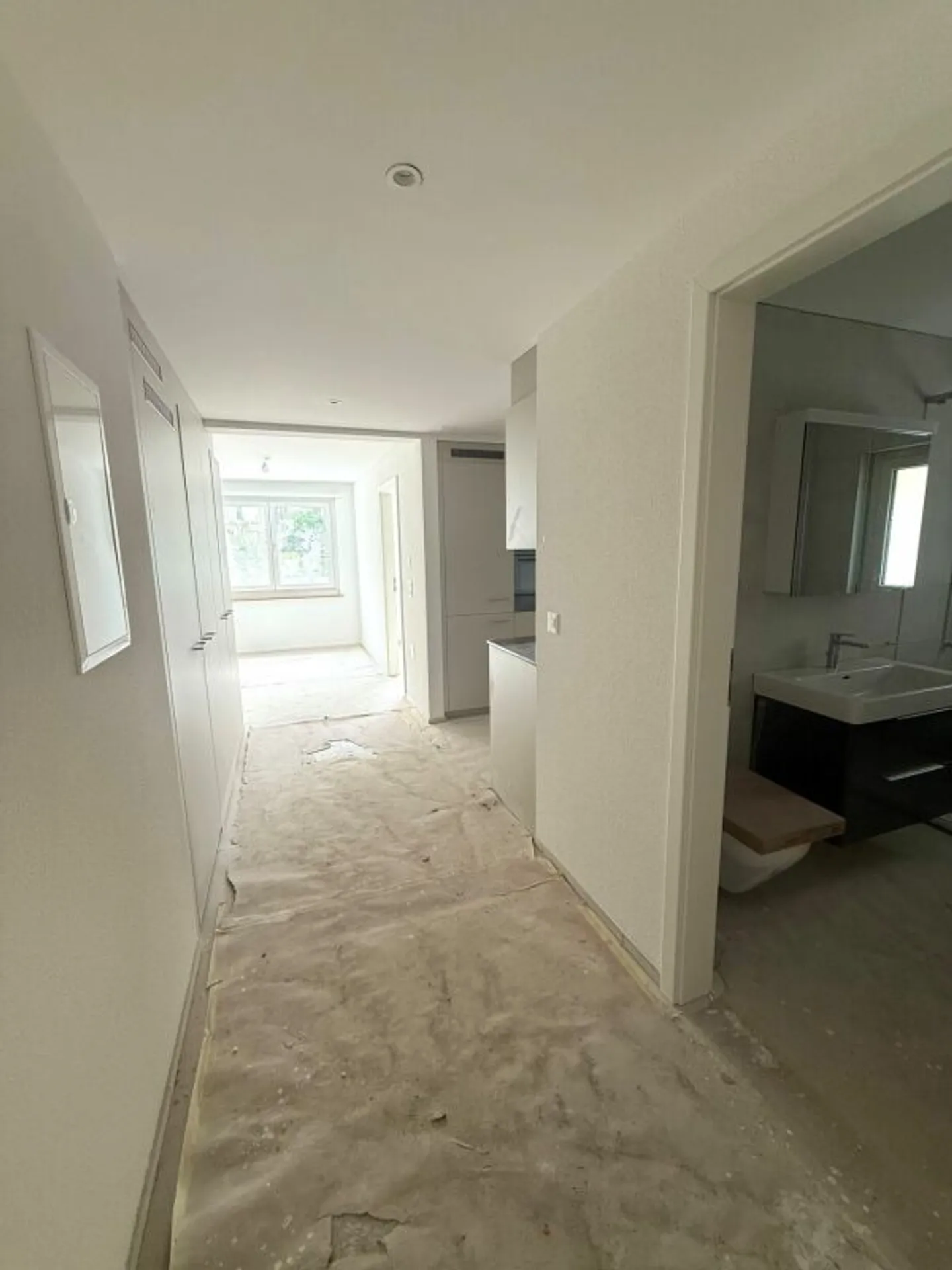 Gli ultimi appartamenti dopo la ristrutturazione totale - Moderni appartamenti di 2,5 stanze con vista lago! - Foto 3 di 13