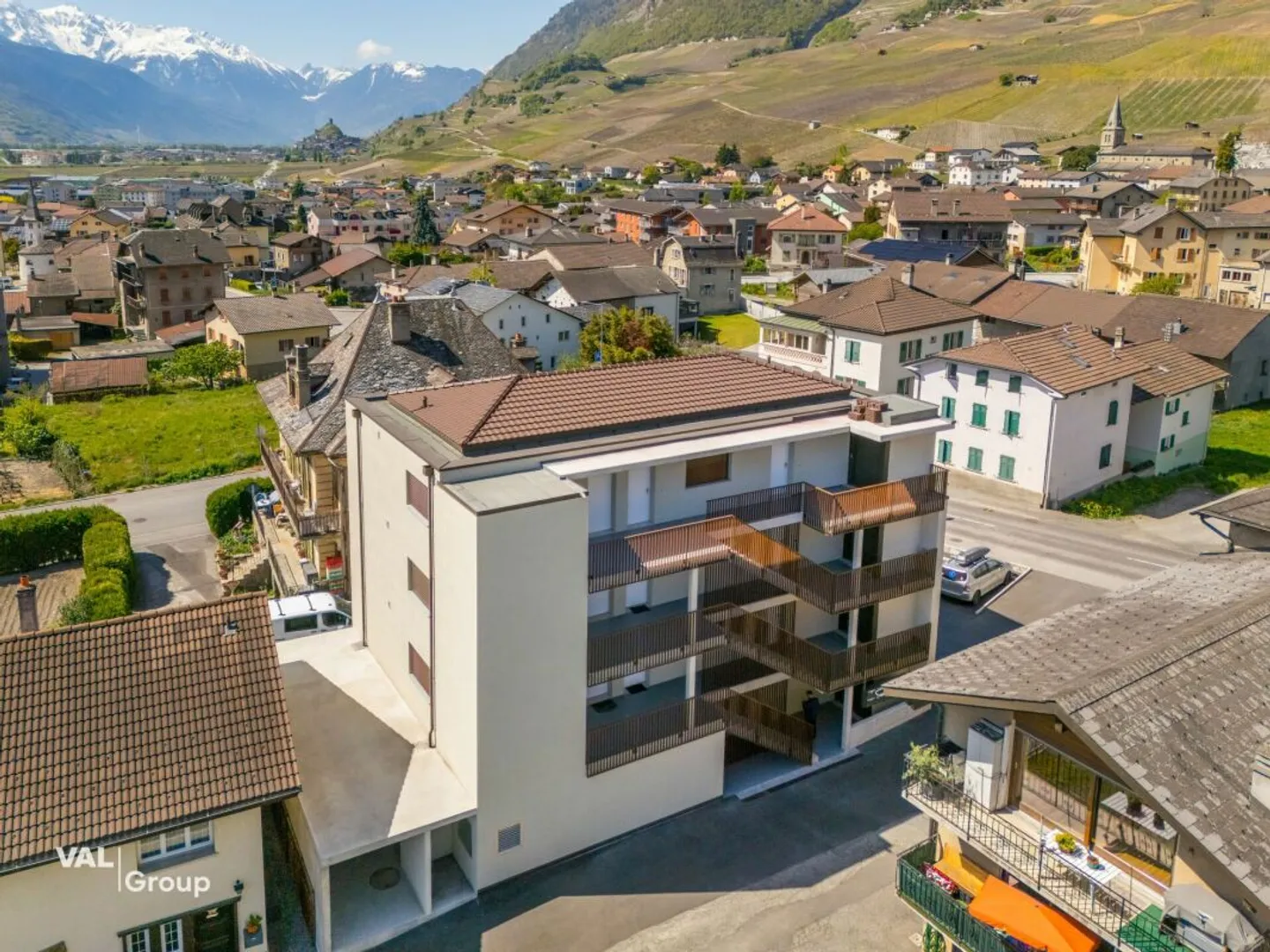 Building of 9 apartments - 4.4% immediate yield, in the heart of the village - Photo 4 of 13