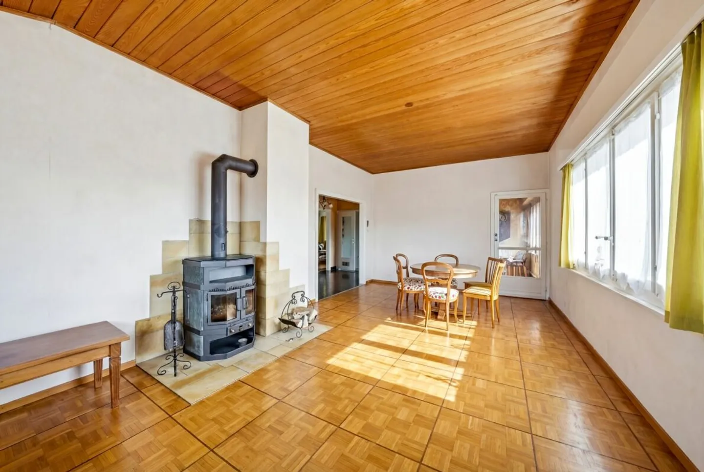 Maison individuelle à rénover avec fort potentiel à 2 minutes d'Yverdon-les-Bains - Photo 4 sur 13
