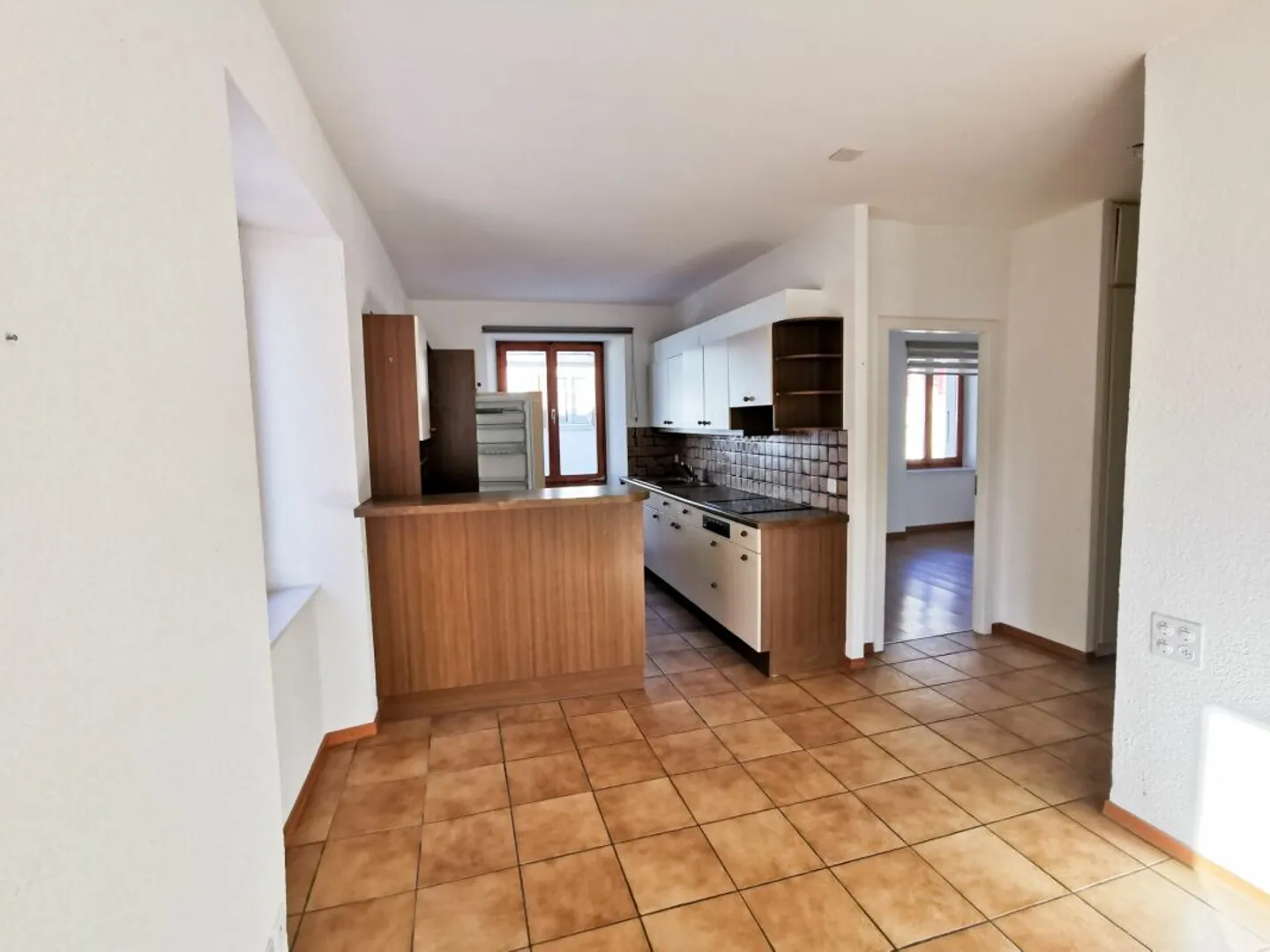 Ampio appartamento di 4,5 locali con camino - Foto 5 di 13