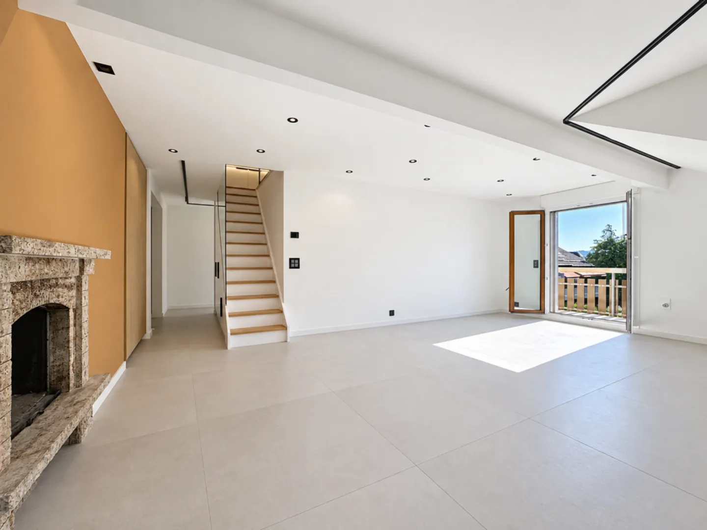 Exceptional renovated attic - Photo 2 of 13