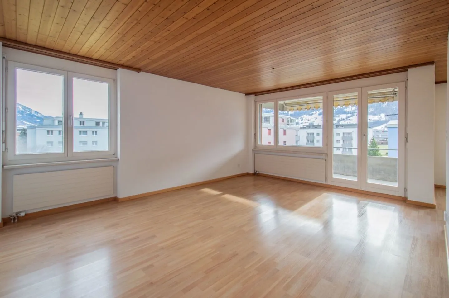 Central living with wonderful views of the Pizol - Photo 5 of 13