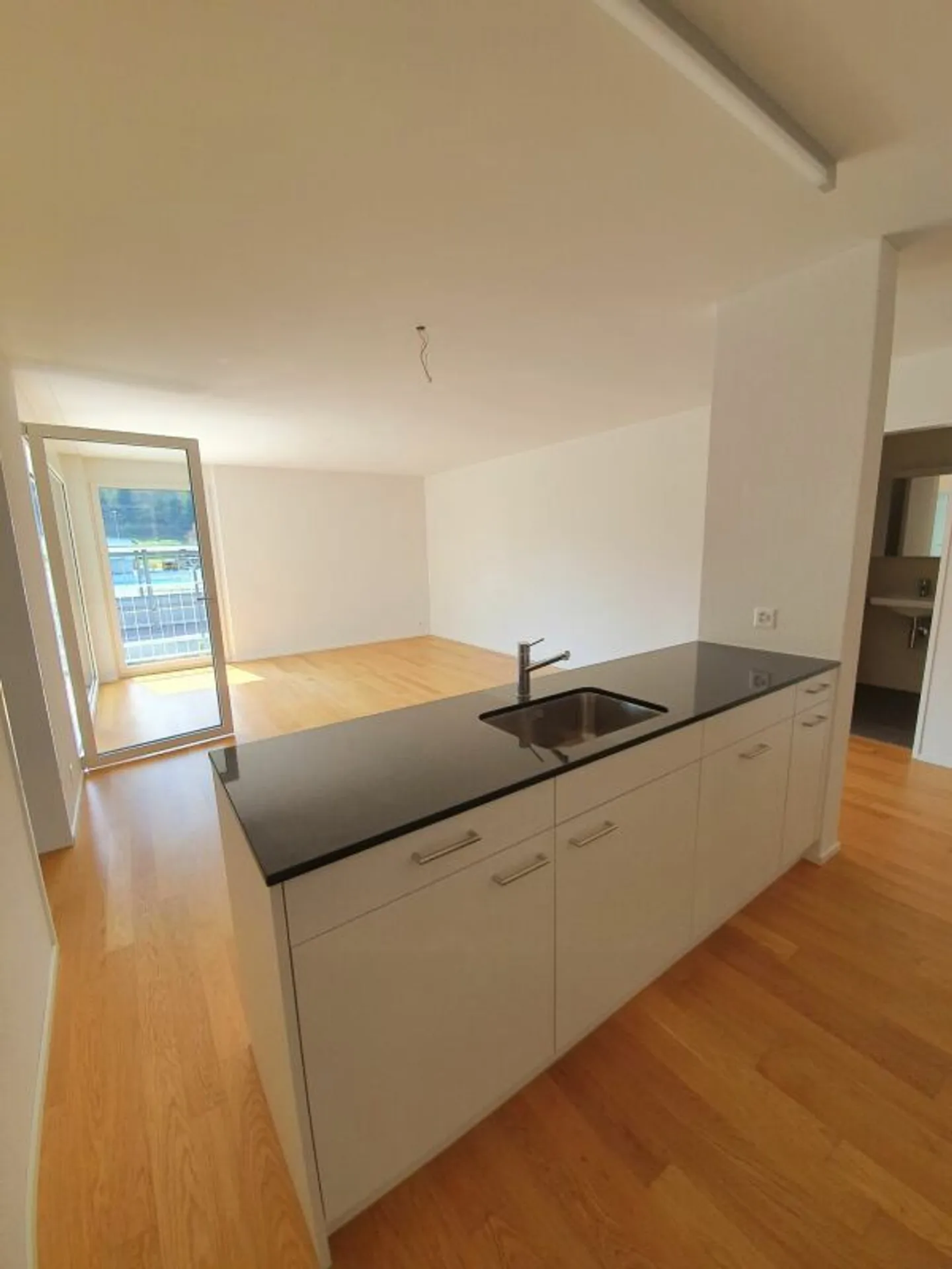 Beautiful central 2.5-room apartment - Photo 4 of 8