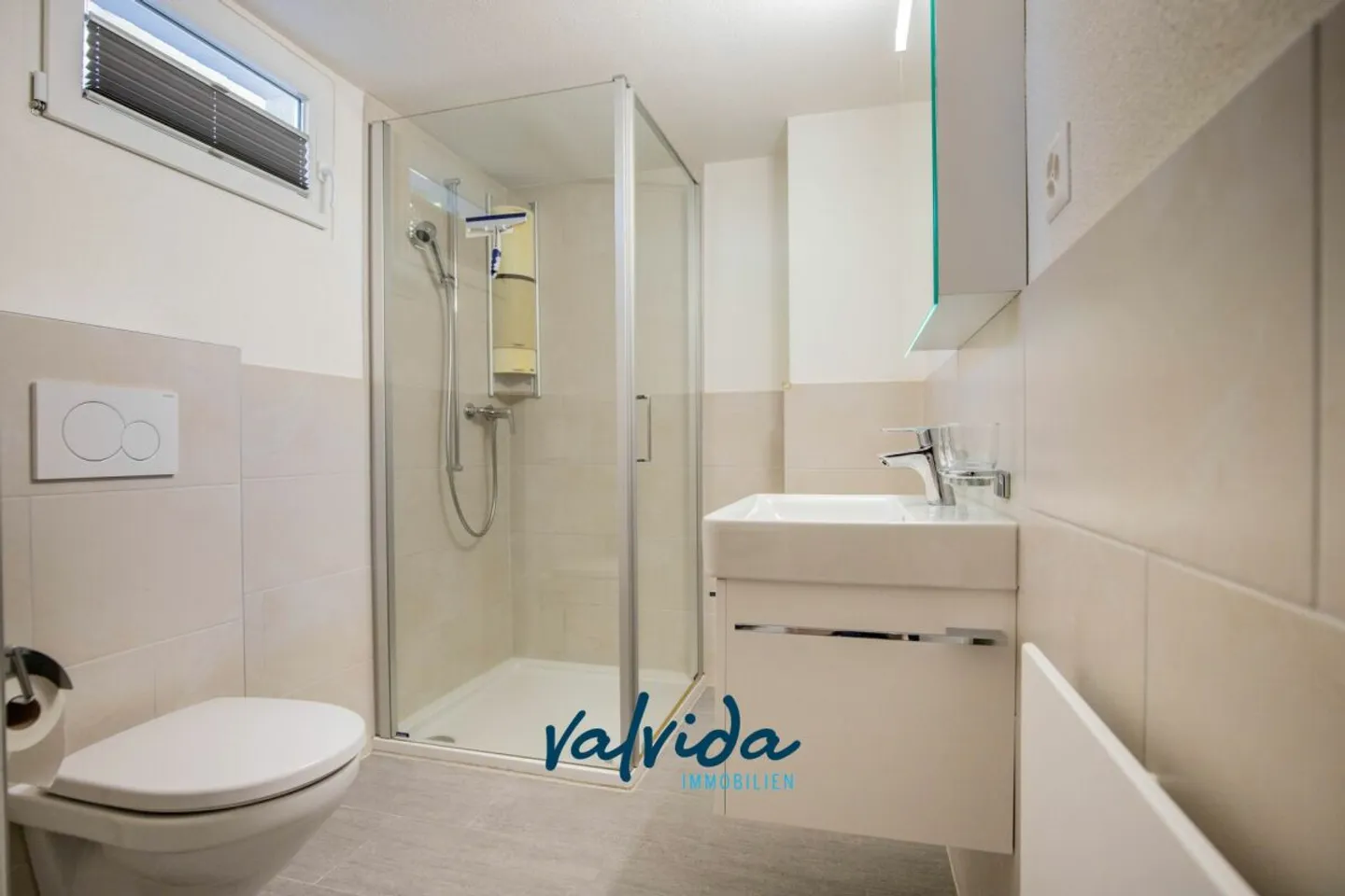Appartamento moderno di 3,5 locali in affitto a Varen - Foto 3 di 9