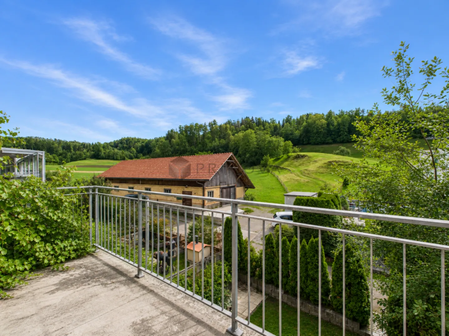 Grosszügiges Haus mit sonnigem Aussenbereich in Wald - Photo 10 sur 11
