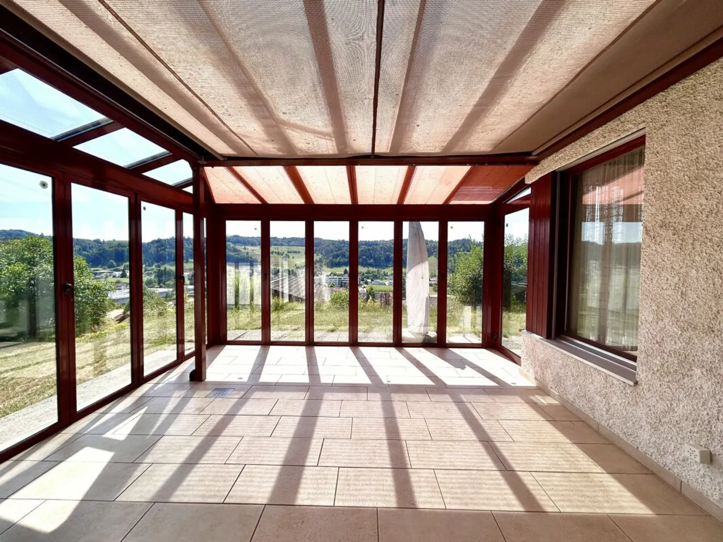 Single-family house in a quiet location with a wide view! - Photo 9 of 13