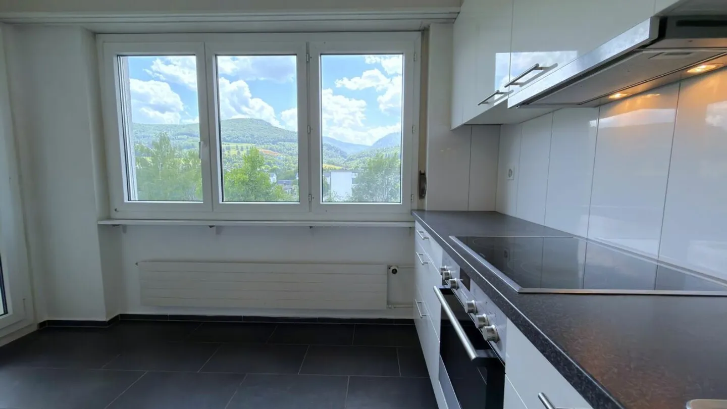Large modern 3.5 room apartment - Photo 9 of 12