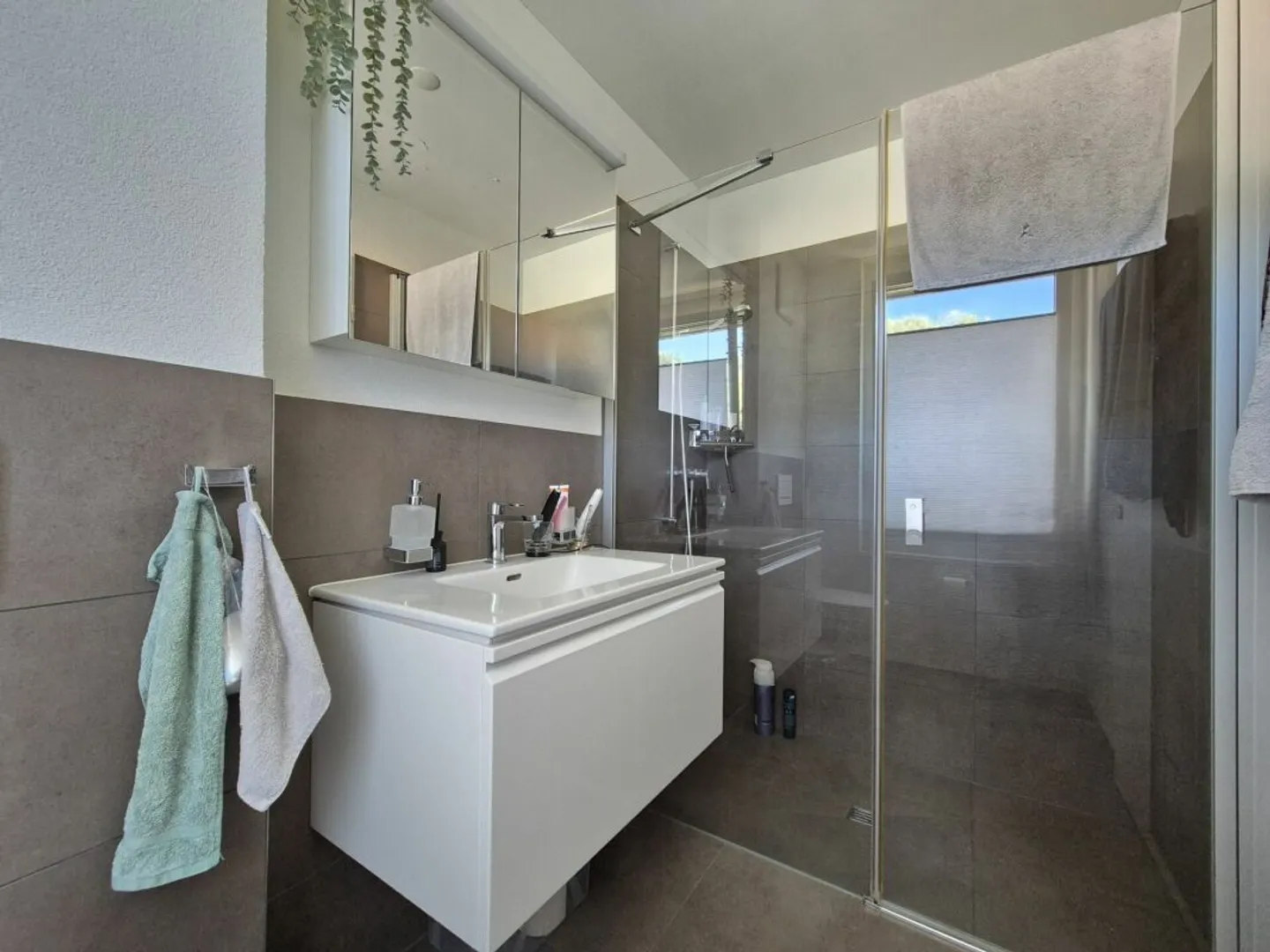 Newly built 3.5-room apartment in a central location - Photo 5 of 11