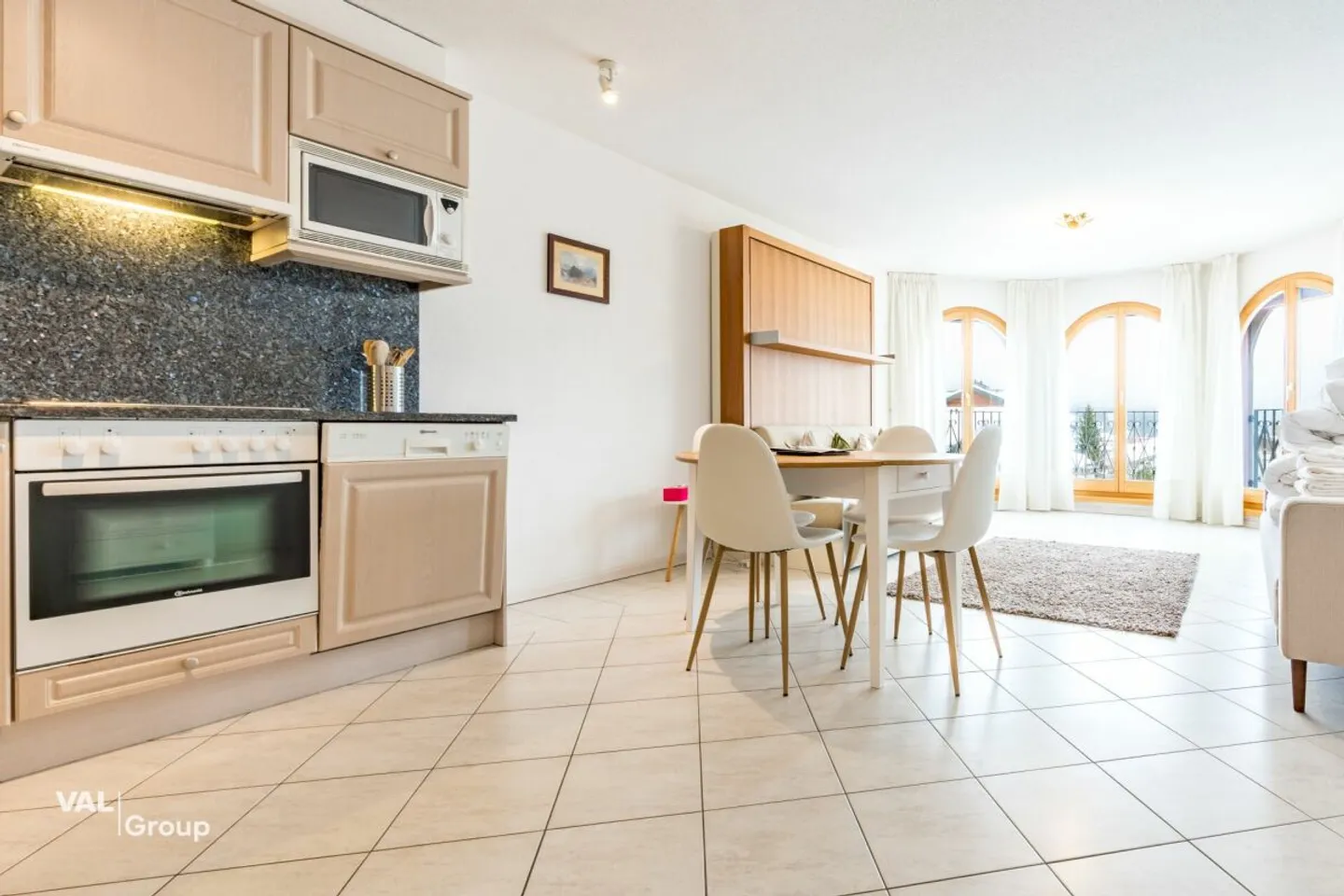 Small, fine & profitable - Studio with underground parking - Photo 1 of 9