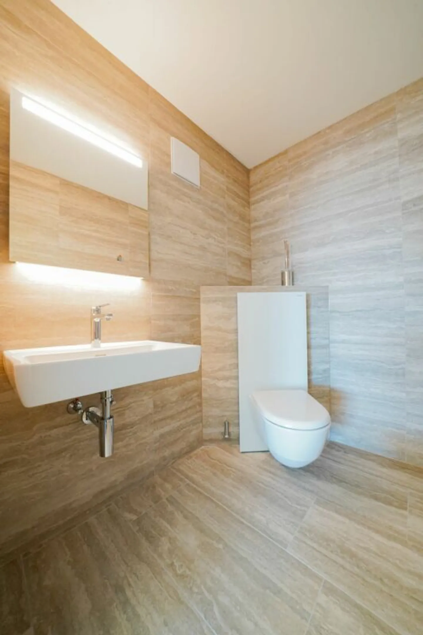 Moderne und lichtdurchflutete Büroräumlichkeiten am Sonnenplatz 1 in Emmenbrücke - Foto 9 von 10