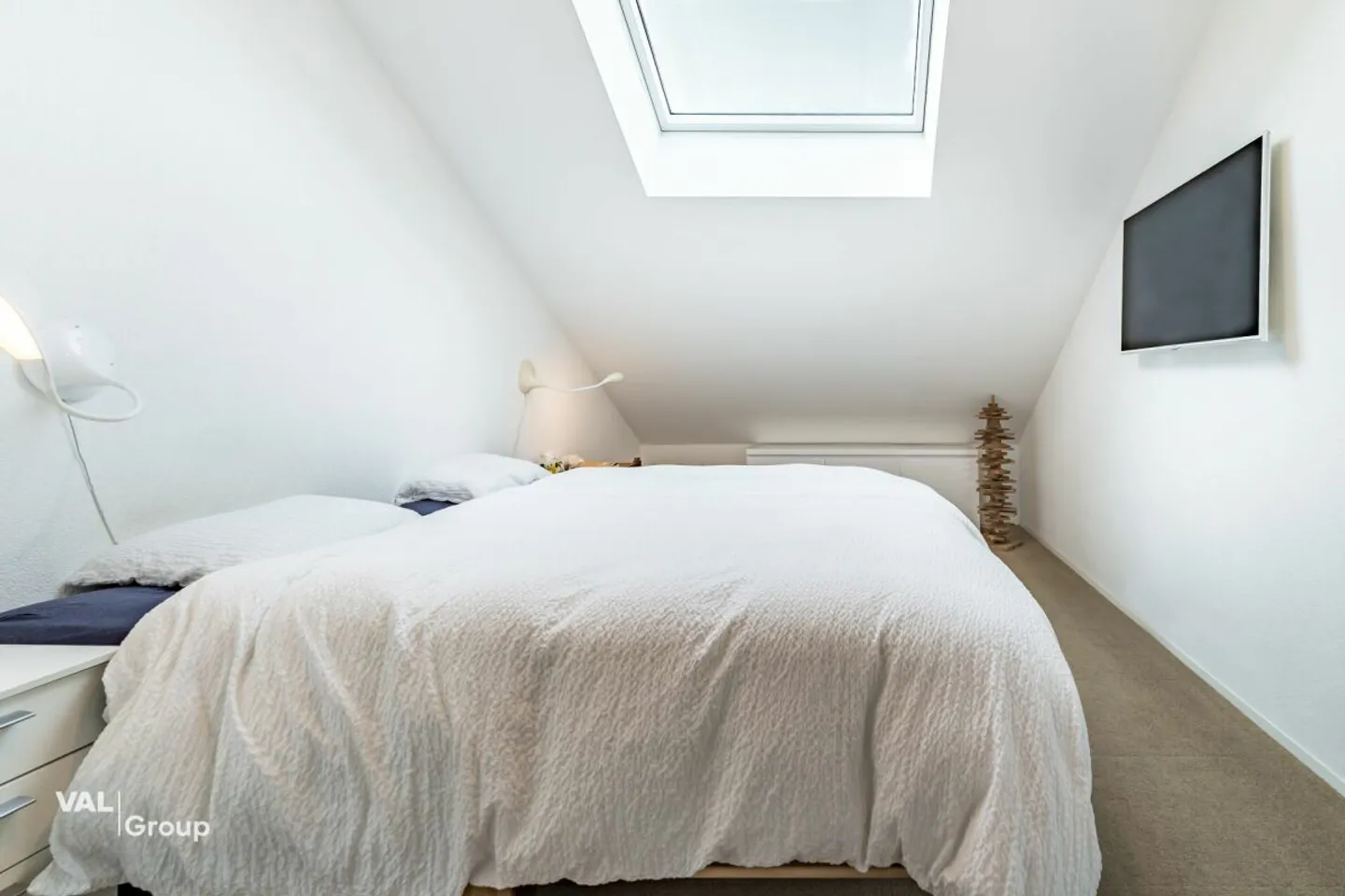 Exclusive 4.5-room penthouse apartment with lift directly into the apartment and large panoramic terrace in Visp - Photo 10 of 13