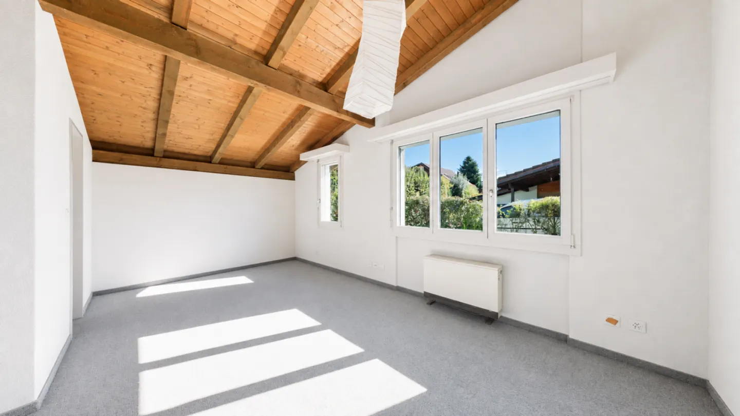 Aussicht zum Verlieben, Sanierung zum Anpacken - 5.5 Zimmer in Schenkon. - Foto 7 di 13
