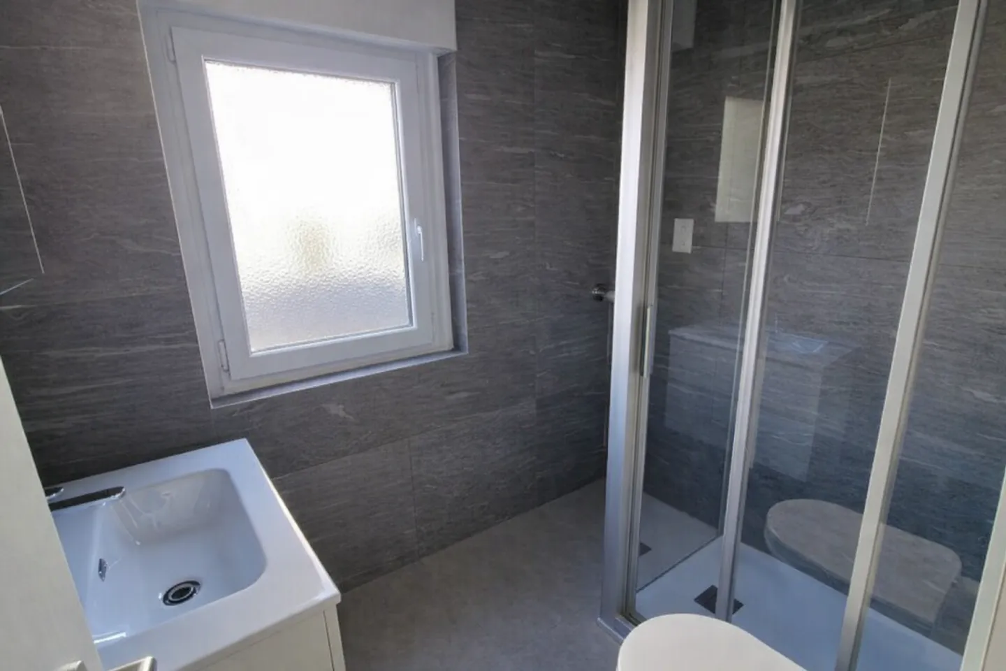 CALM, WITH GARDEN - Photo 10 of 10