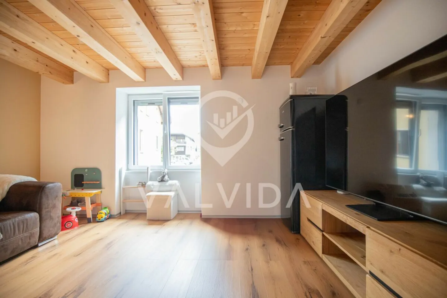 4.5-Zimmerwohnung auf zwei Etagen in Gampel - zentral, gepflegt und mit viel Platz - Foto 1 von 9