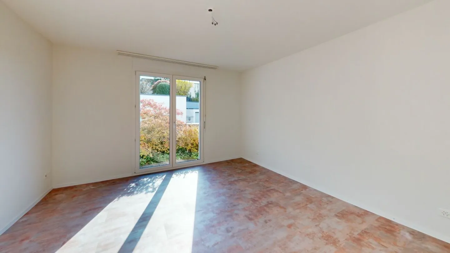 Wohnen gehobener Lage, mit Weitsicht und grosser Terrasse - Foto 12 di 13