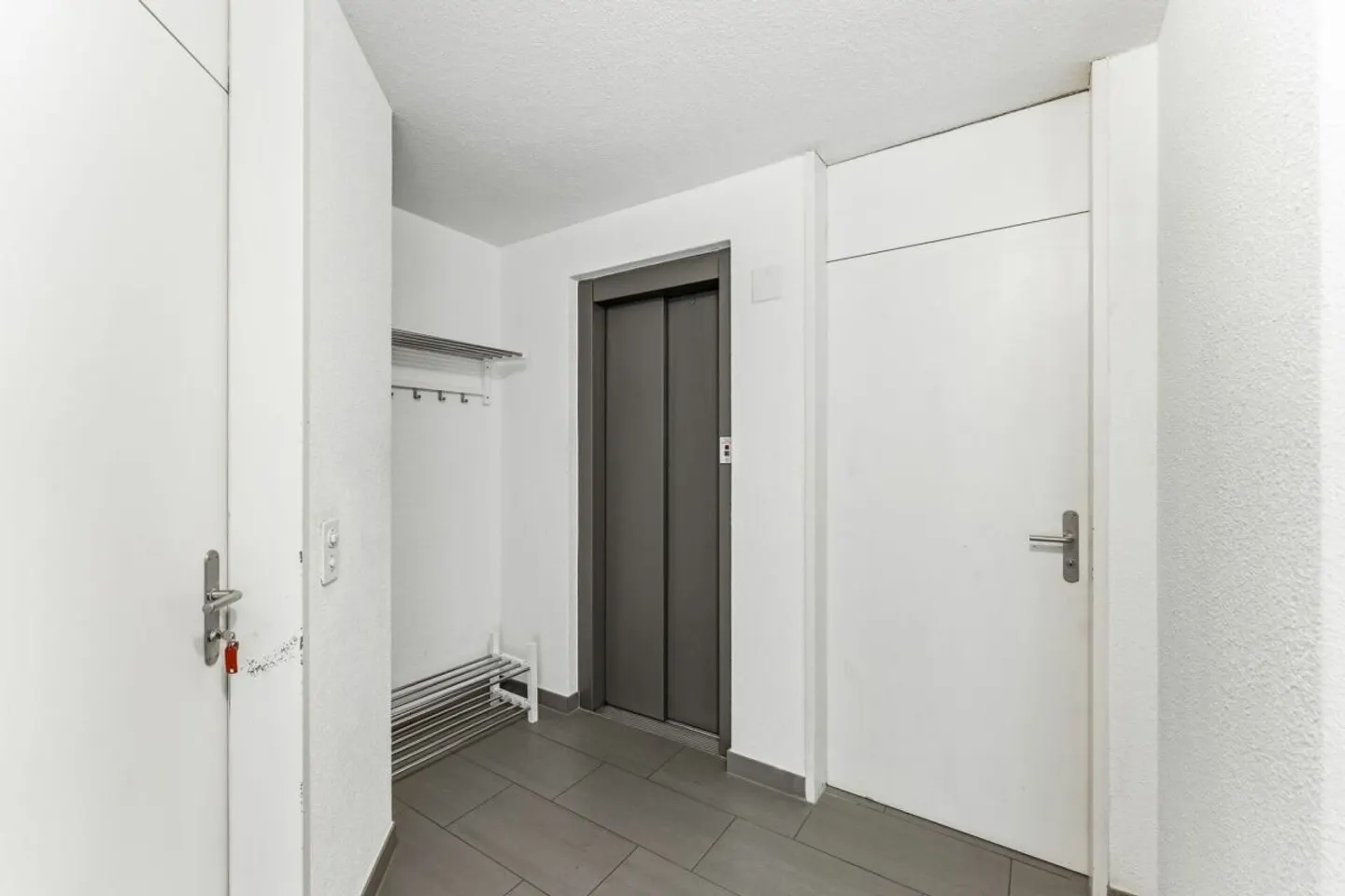 Vielseitiges Zweifamilienhaus mit Potenzial in begehrter Wohnlage von Meggen - Photo 7 sur 8