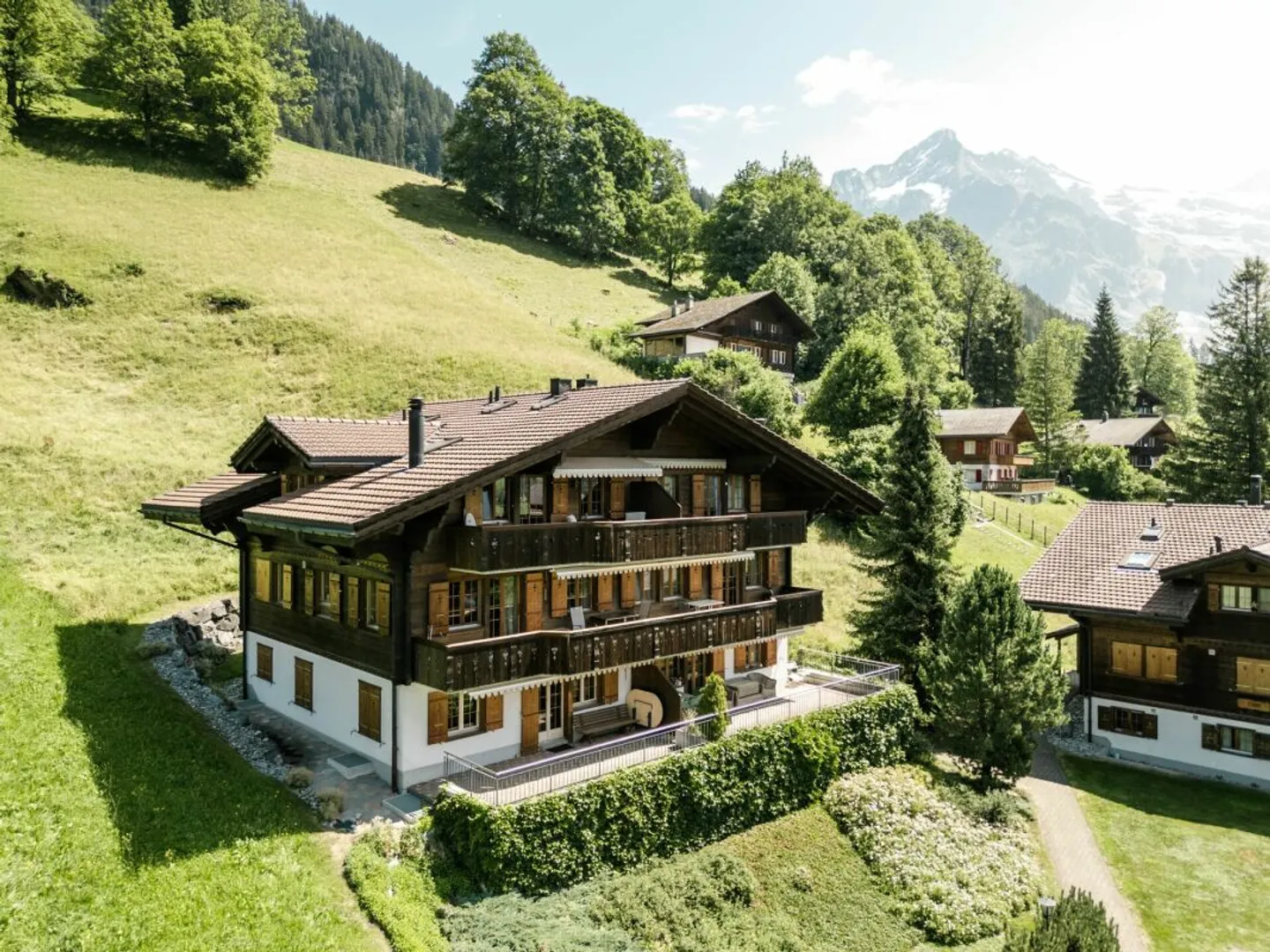 Ampio appartamento di 4,5 stanze nel Chalet Gemel con vista montagna - Foto 1 di 13