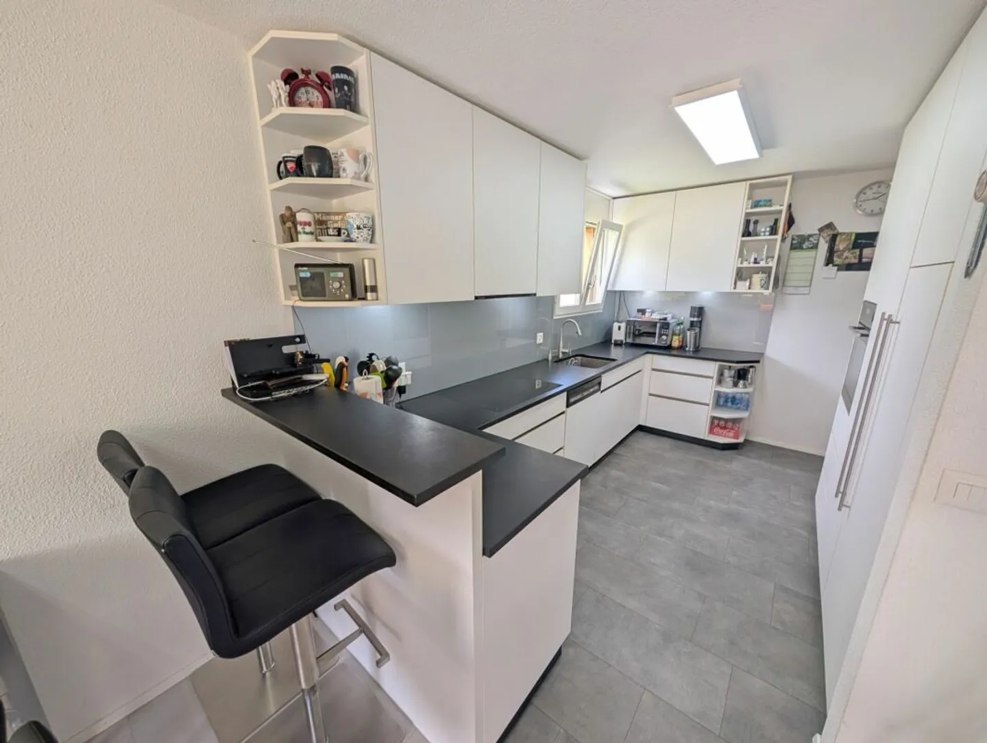Stylish Family Apartment in Quiet Area - Photo 2 of 13