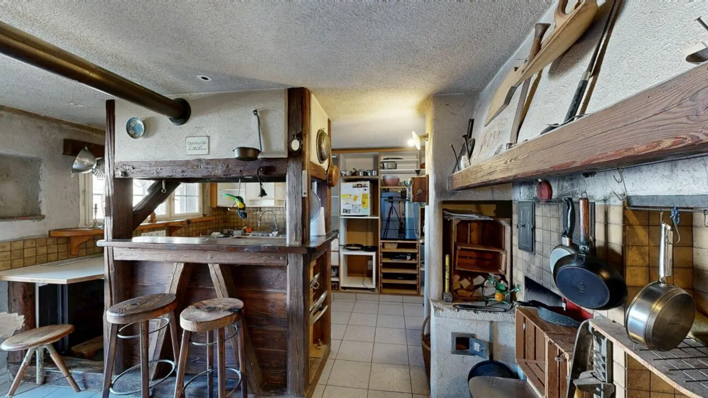 Einzigartiges Haus mit grosser Garage - Foto 10 von 13
