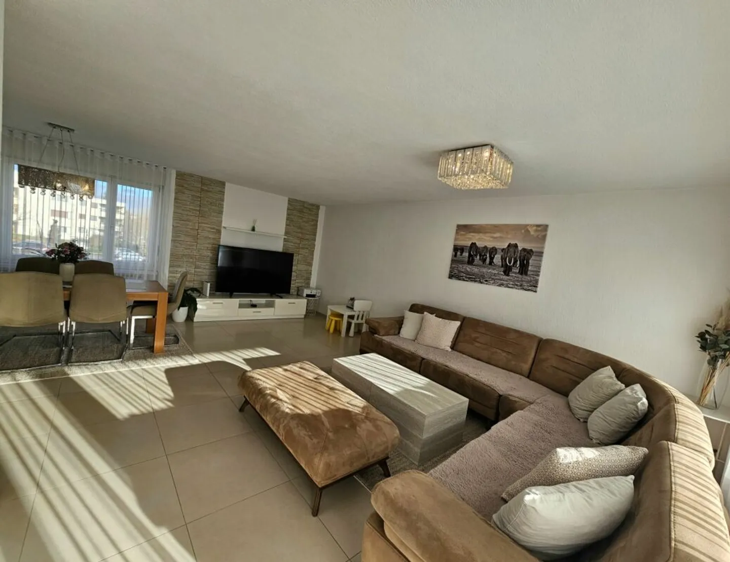 Appartamento luminoso 4.5 locali con balcone - Foto 2 di 13