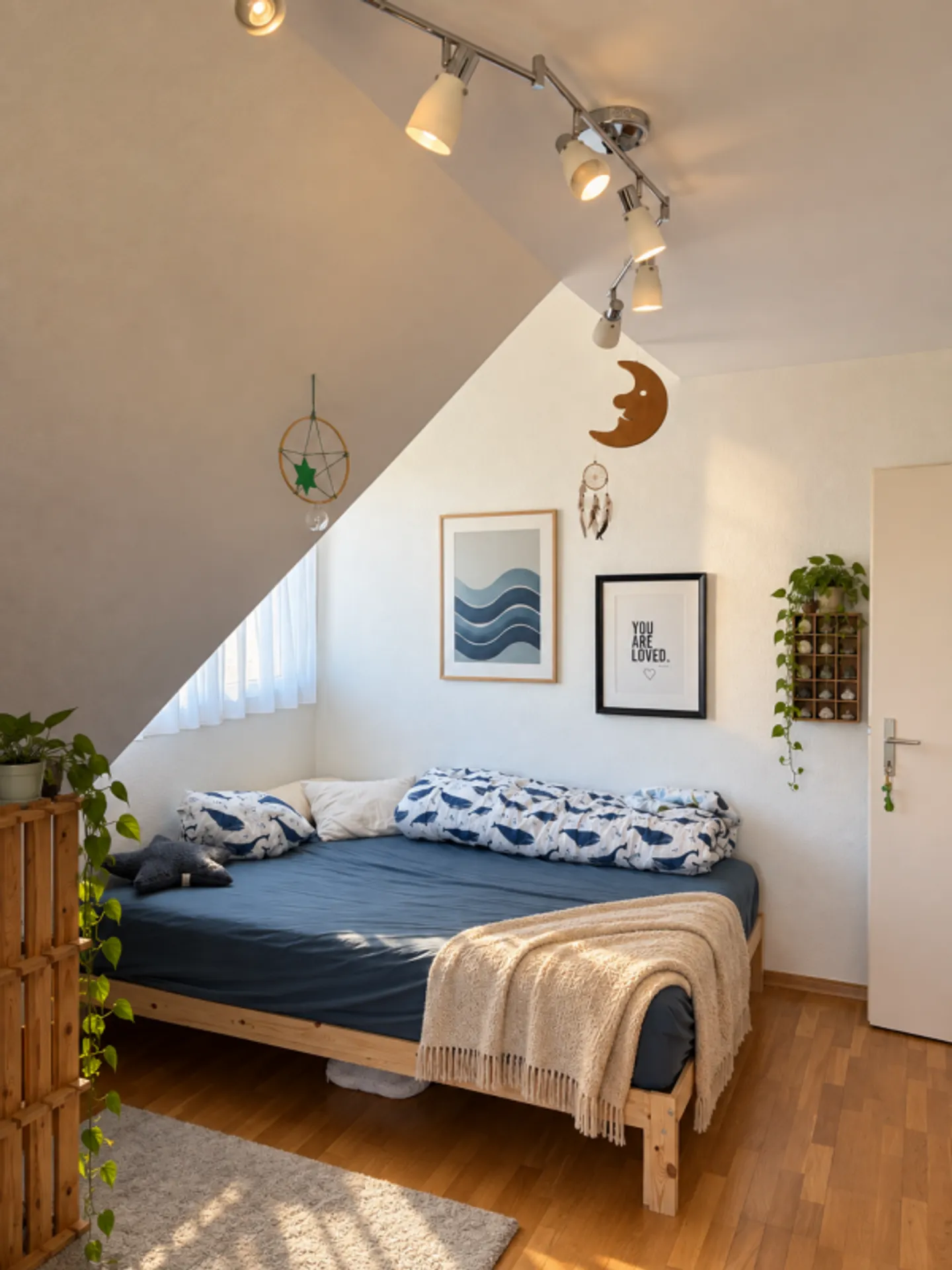 Quiet living, centrally connected - bright 4-room maisonette with large balcony in Muttenz - Photo 10 of 13