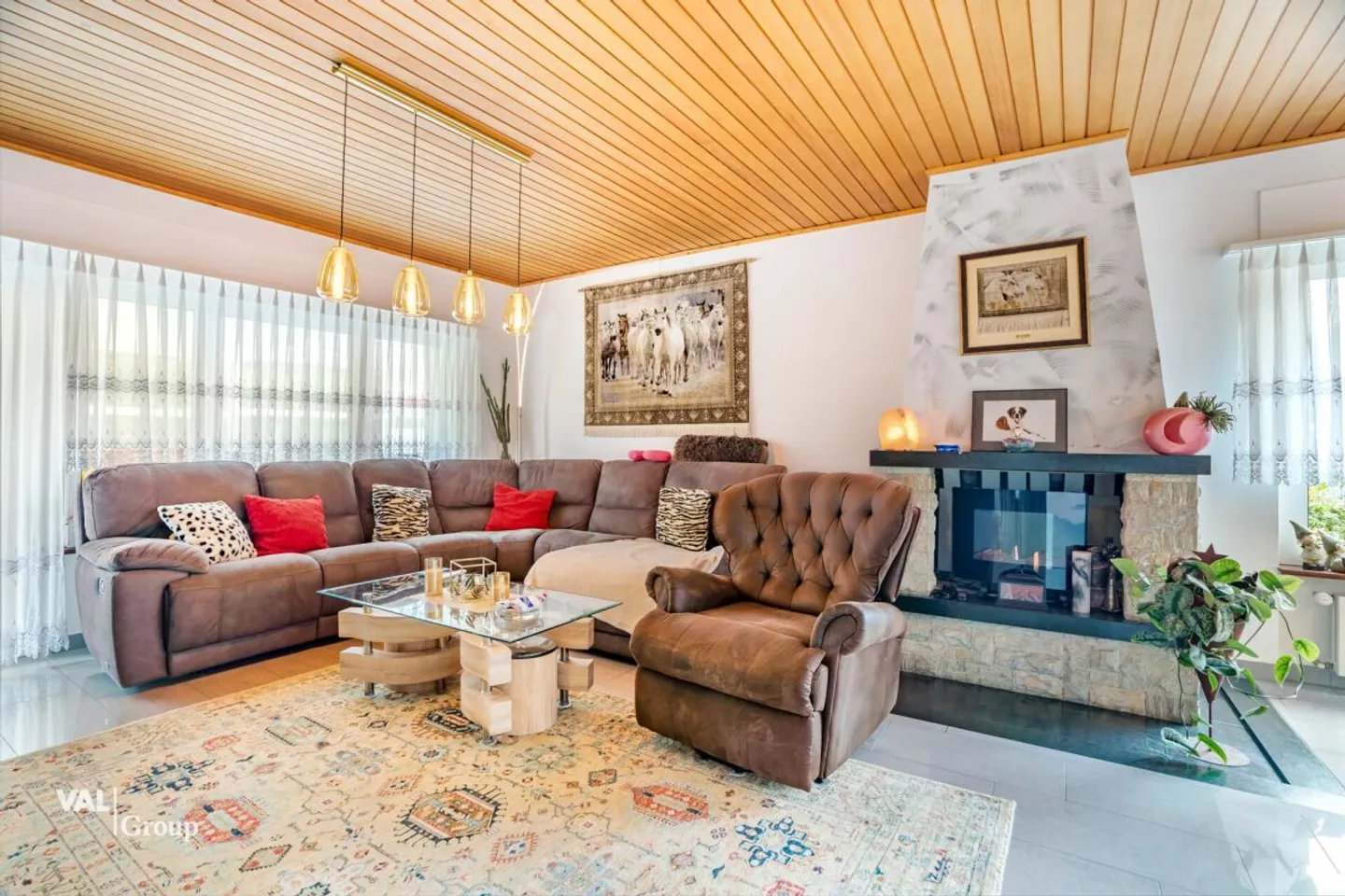 A Home to Feel Good - with Conservatory, Sunny Outdoor Seating Area and Building Plot - Photo 4 of 13