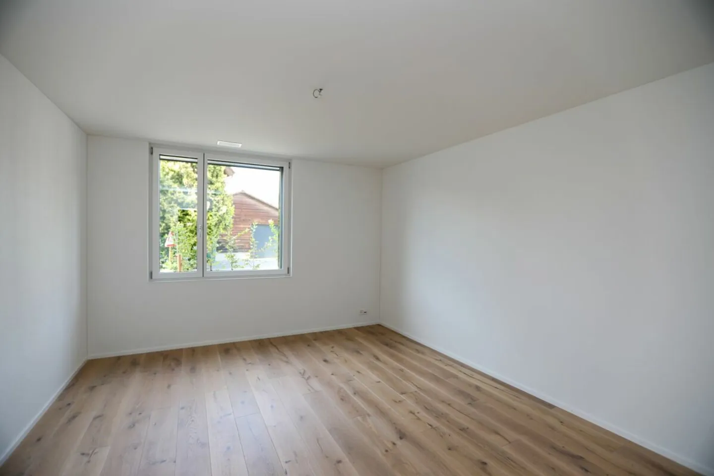 Appartement de 4.5 pièces de haute qualité dans un emplacement central - Photo 5 sur 7