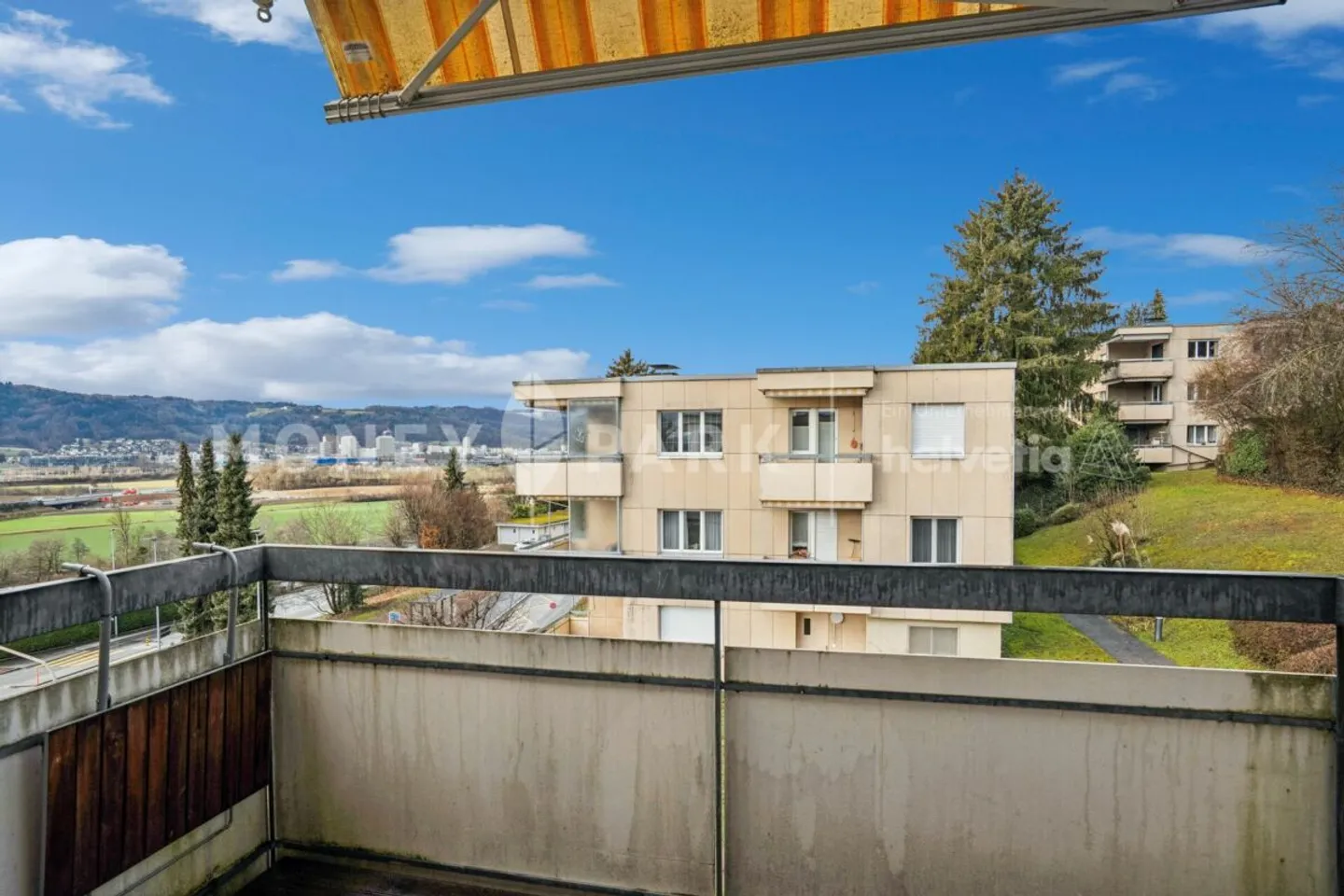 Helle 4-Zimmer-Wohnung mit Weitsicht und sonnigem Balkon - Foto 12 von 13