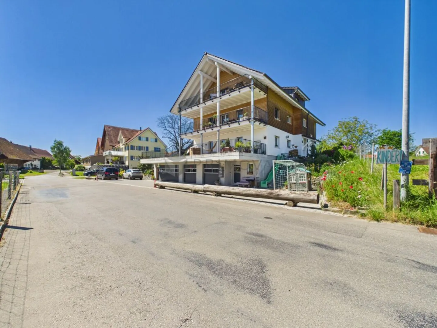 The perfect mix of living comfort & garden paradise - Photo 12 of 13