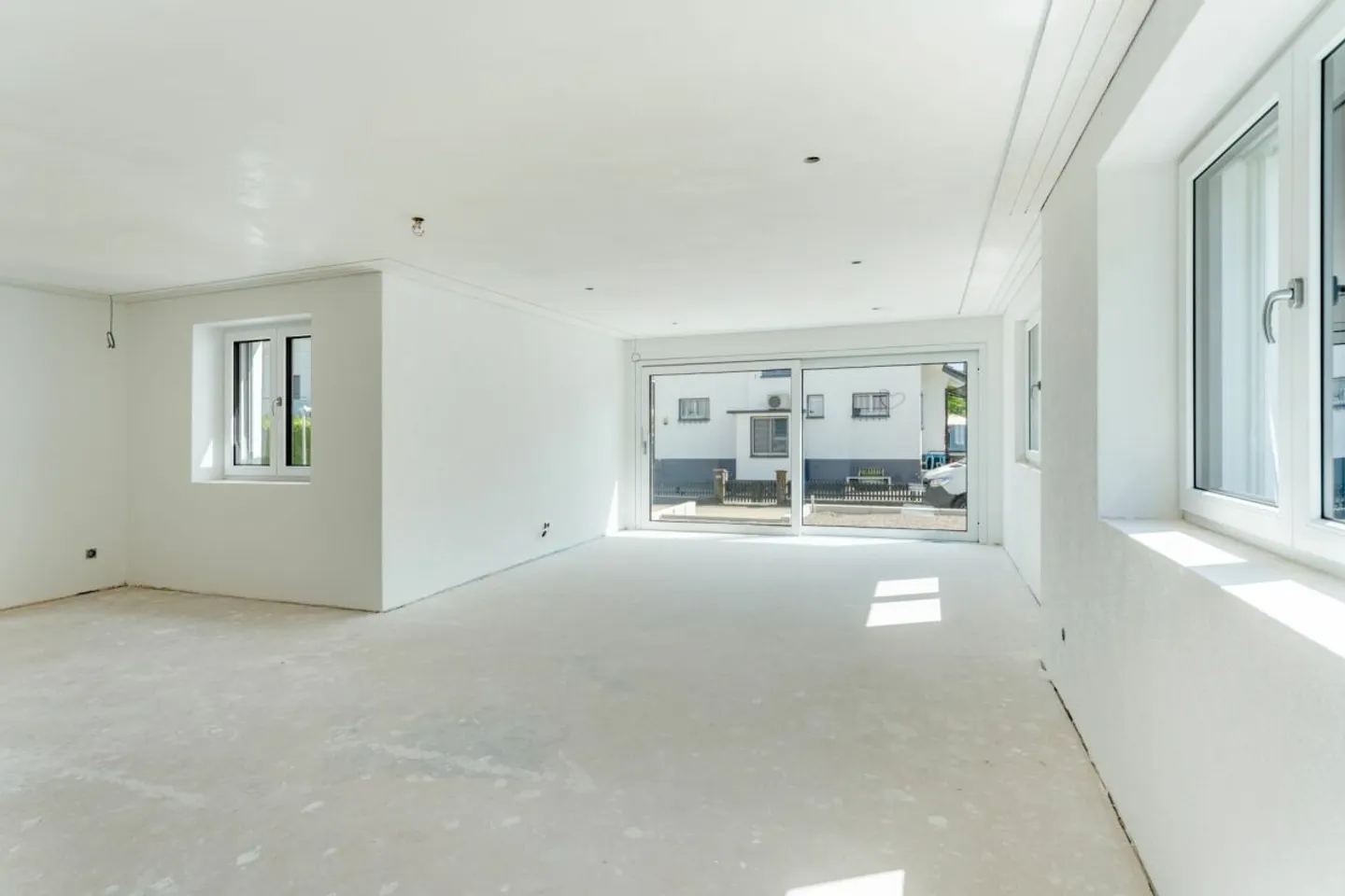 Modernisiertes Einfamilienhaus - Foto 3 von 13