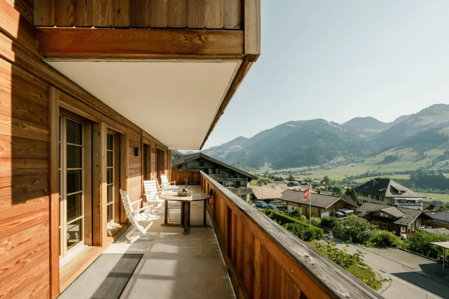 Moderne 4.5-Zimmer-Eigentumswohnung an sonniger Lage in Zweisimmen - Photo 5 of 13