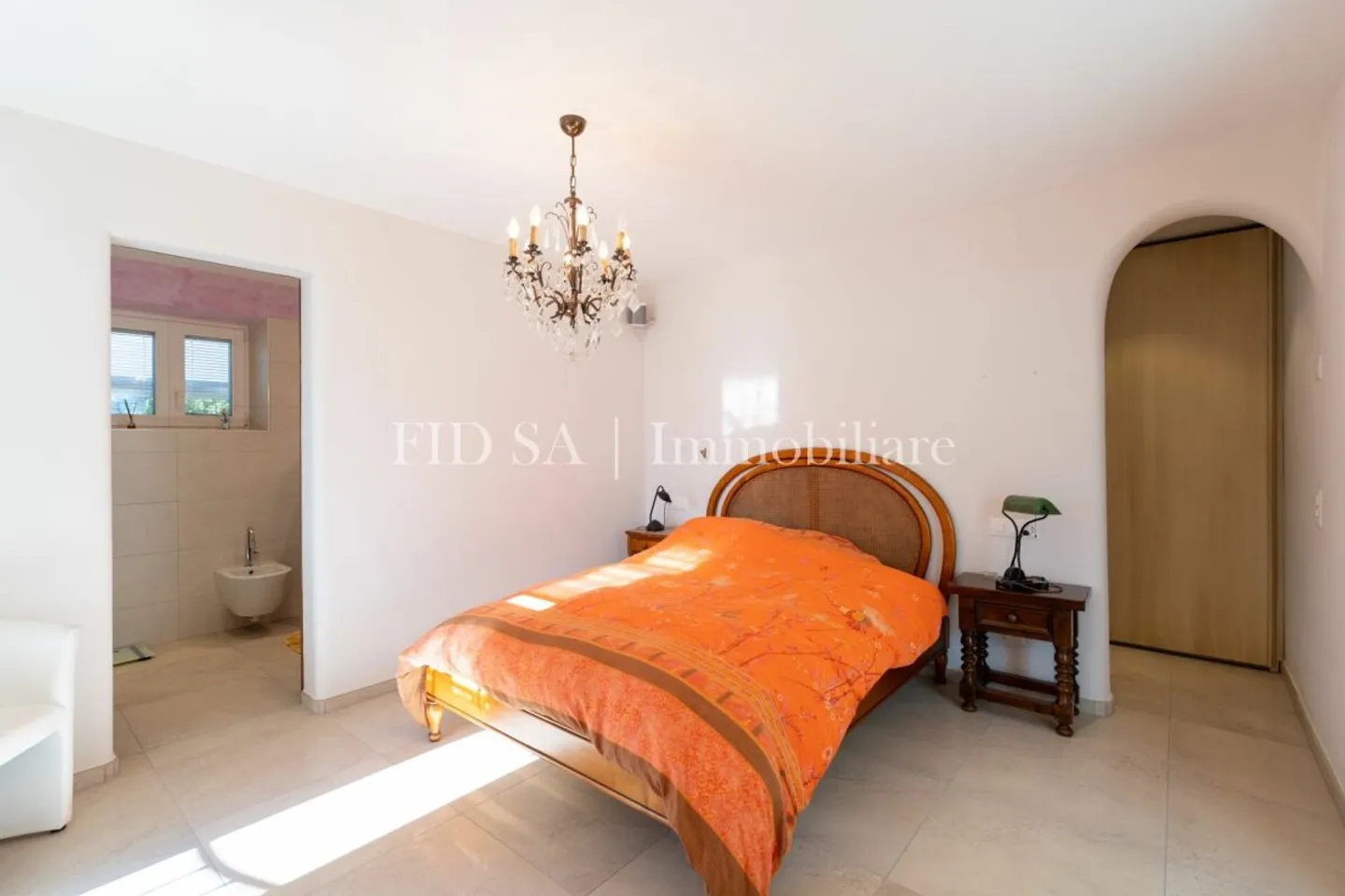 SOLDUNO - Ampio appartamento con vista imprendibile in casa bifamiliare - Photo 8 of 13