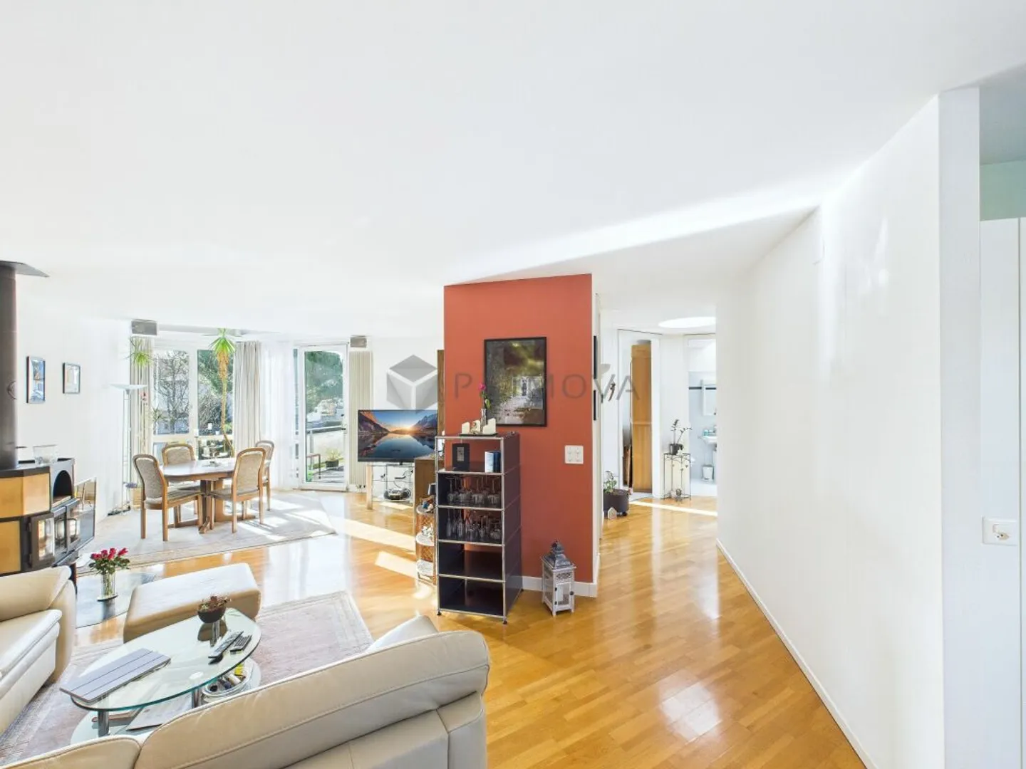 Charming 4.5 Room Attic Apartment in Prime Location in Gümligen - Photo 2 of 8