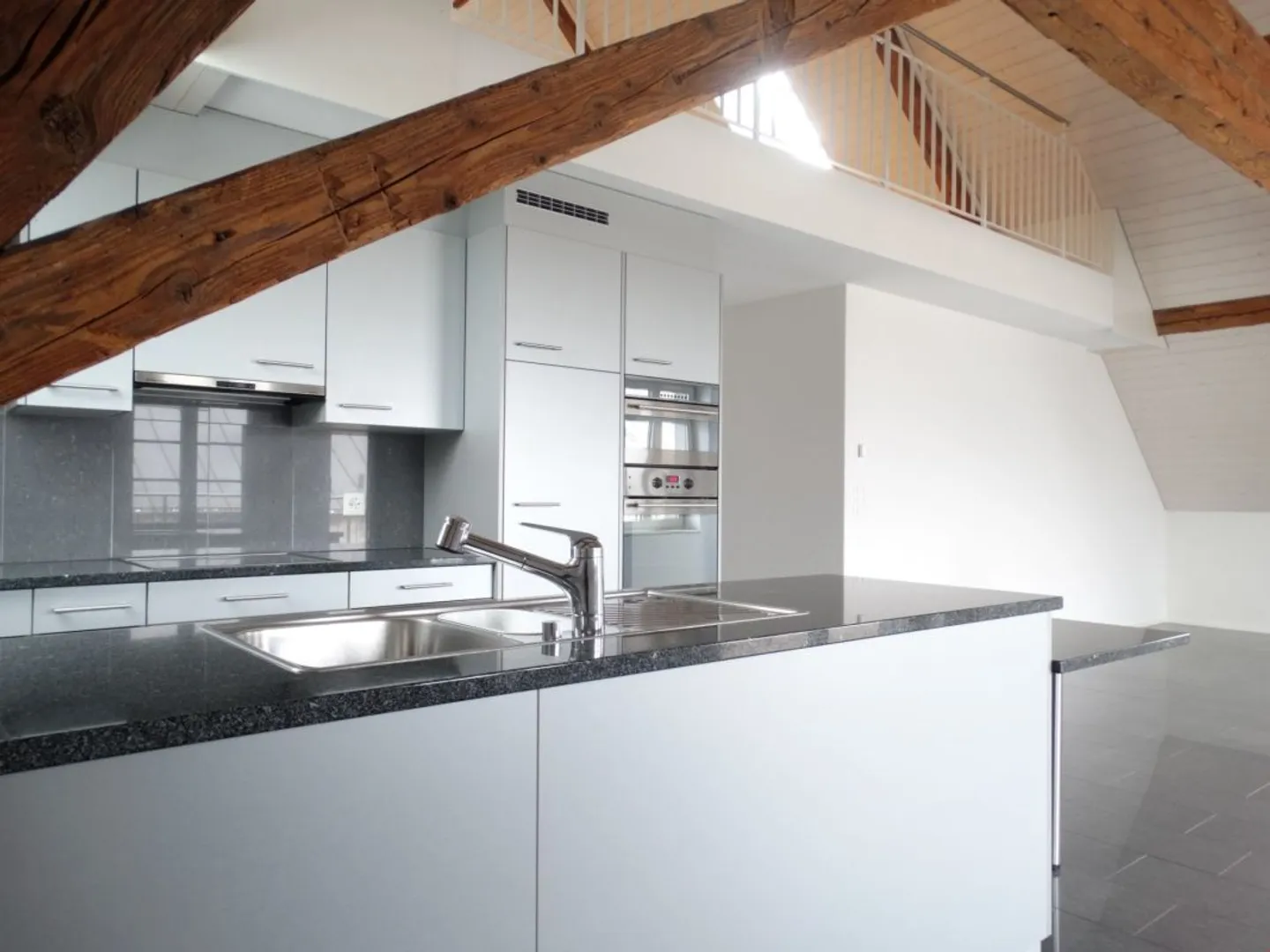Appartement spacieux de 4,5 pièces au cœur de Madiswil - Photo 1 sur 9
