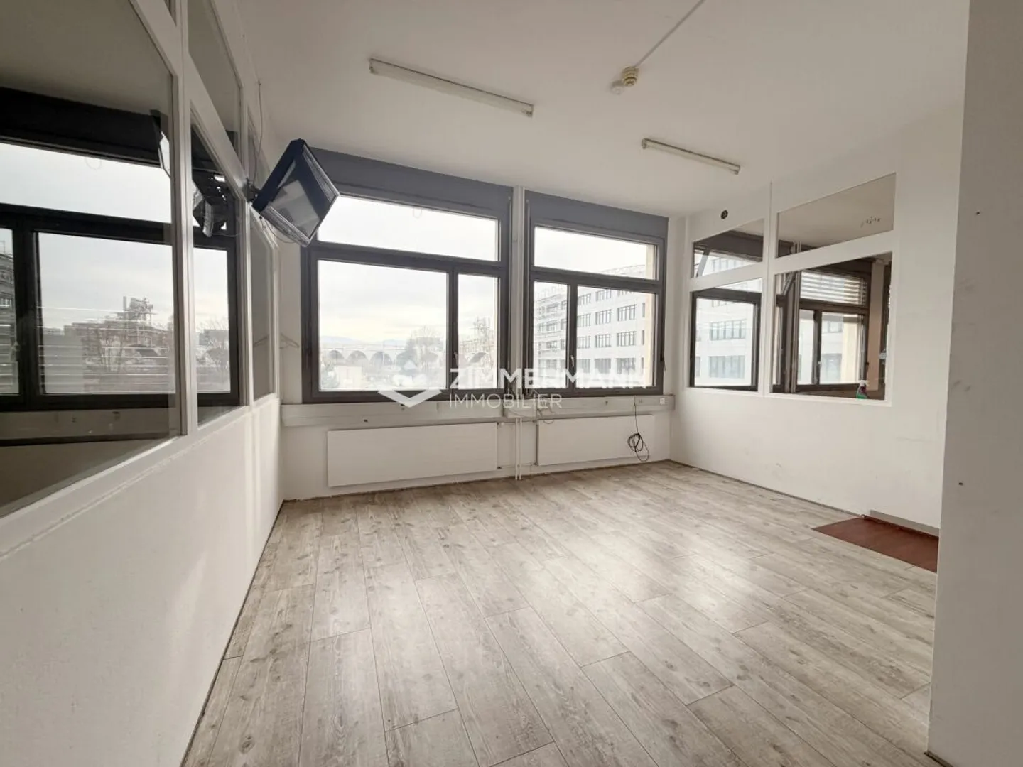 Satigny - Modern offices for rent (332 m²) with 8 parking spaces - Photo 8 of 9