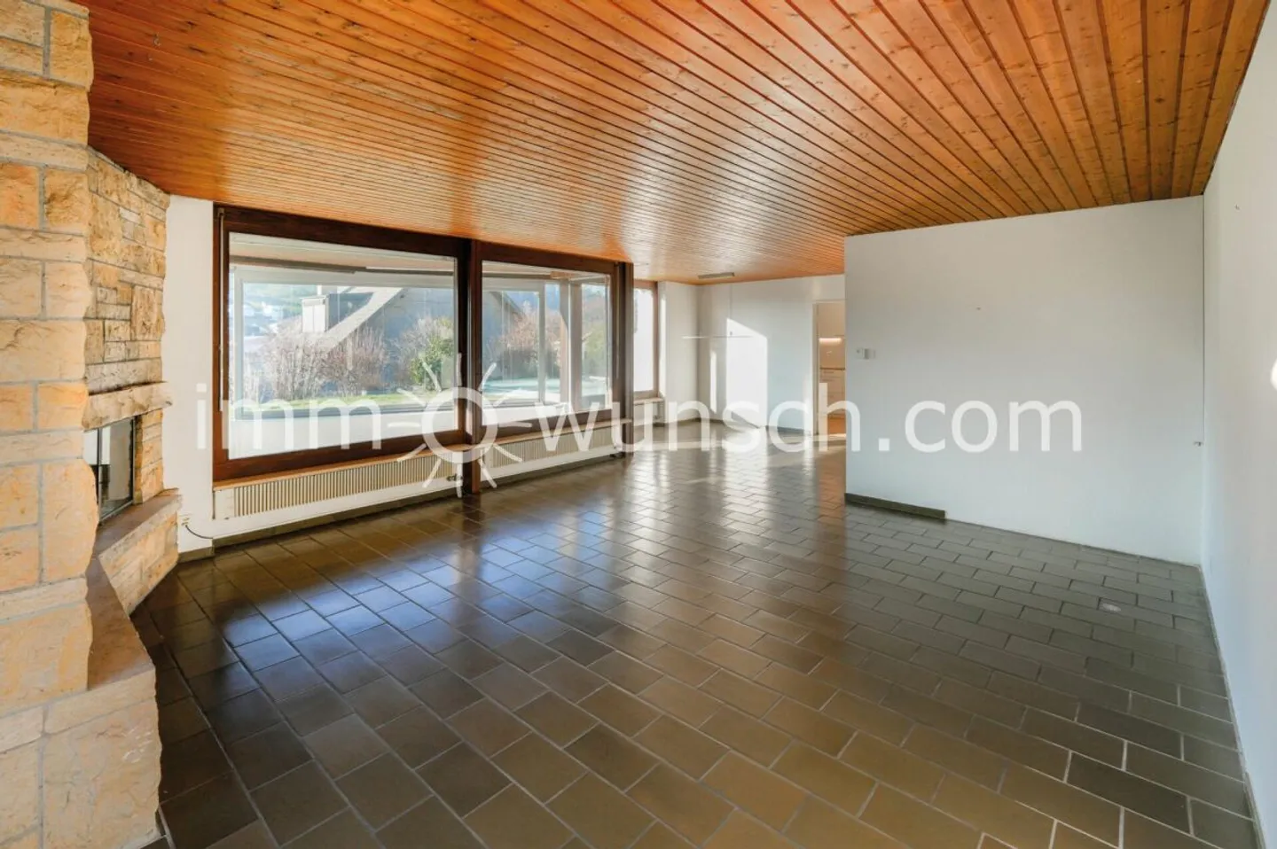 Maison individuelle spacieuse de 5 ½ pièces avec piscine et grand jardin - Photo 5 sur 12