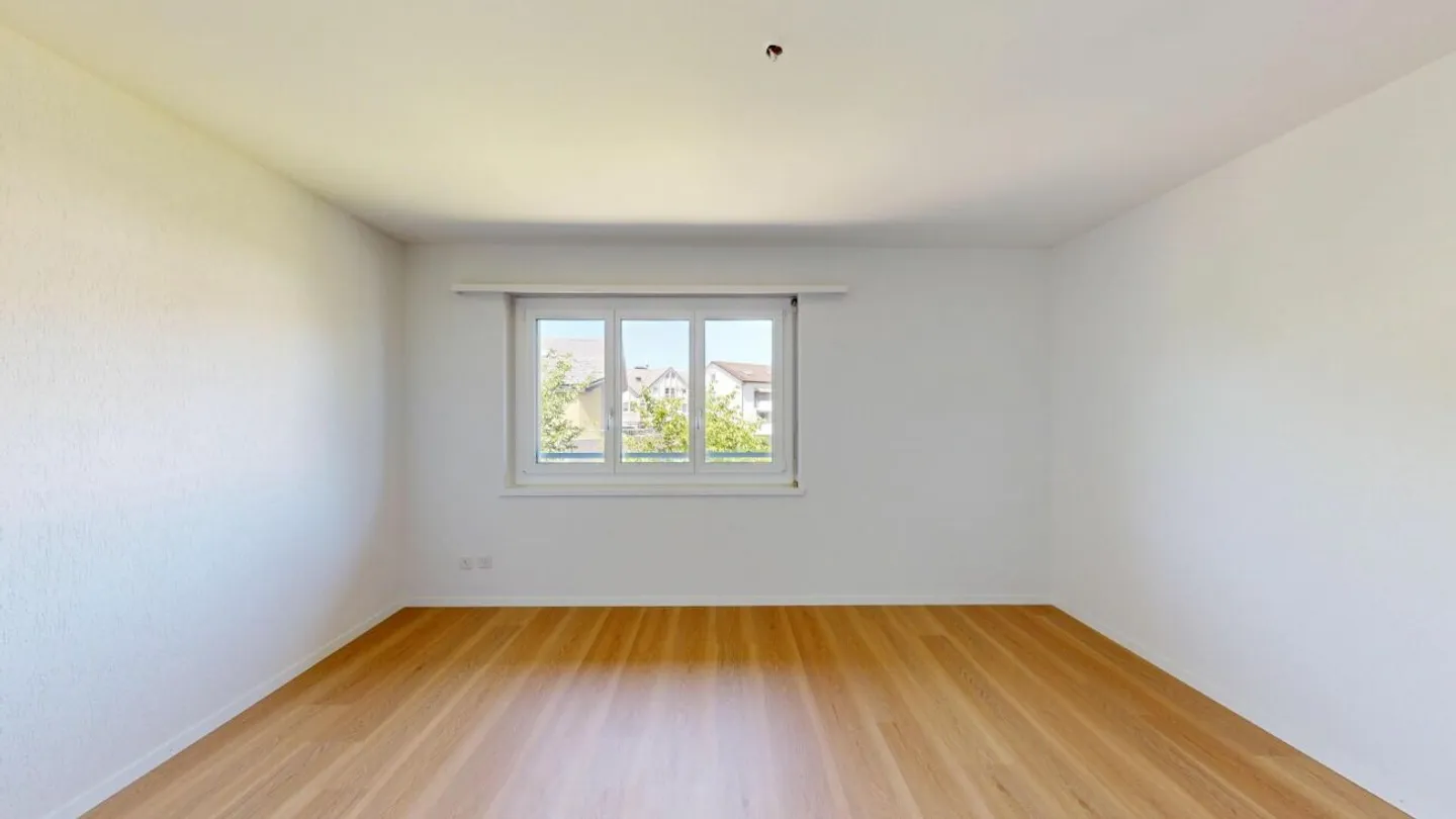 Living in New Shine - Bright 3.5-Room Apartment with Sunny Balcony - First Occupancy after Complete Renovation - Photo 4 of 13