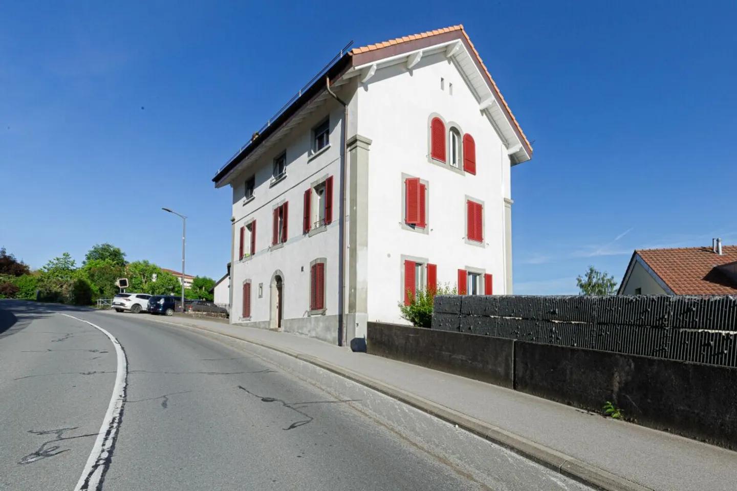 Ertragsgebäude, 4 Wohnungen, 4 Parkplätze - Foto 8 von 11