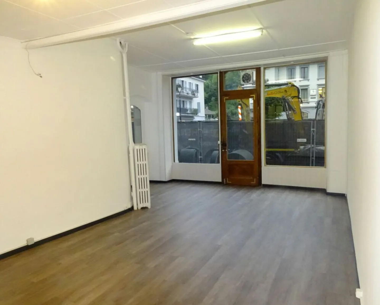 Building in Bex on Centrale Street - Photo 7 of 13