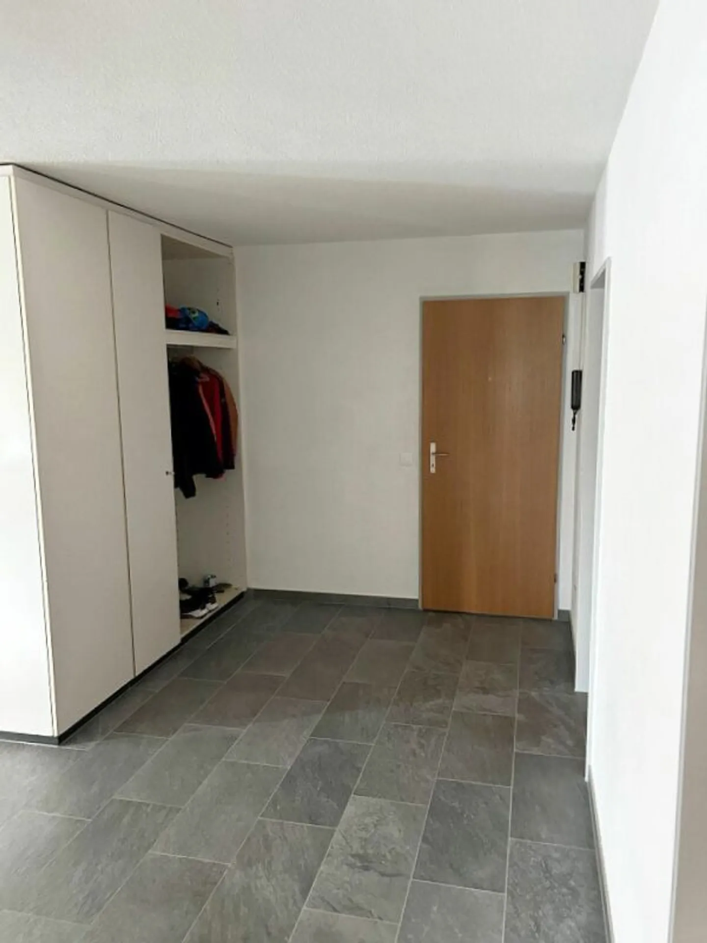 Modern Apartment Near Bern - Photo 9 of 13