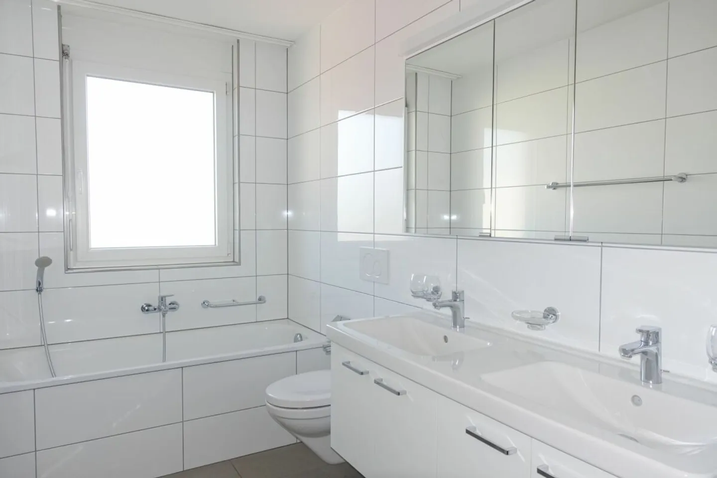 Modernes Apartment mit grossem Balkon - Foto 9 von 11