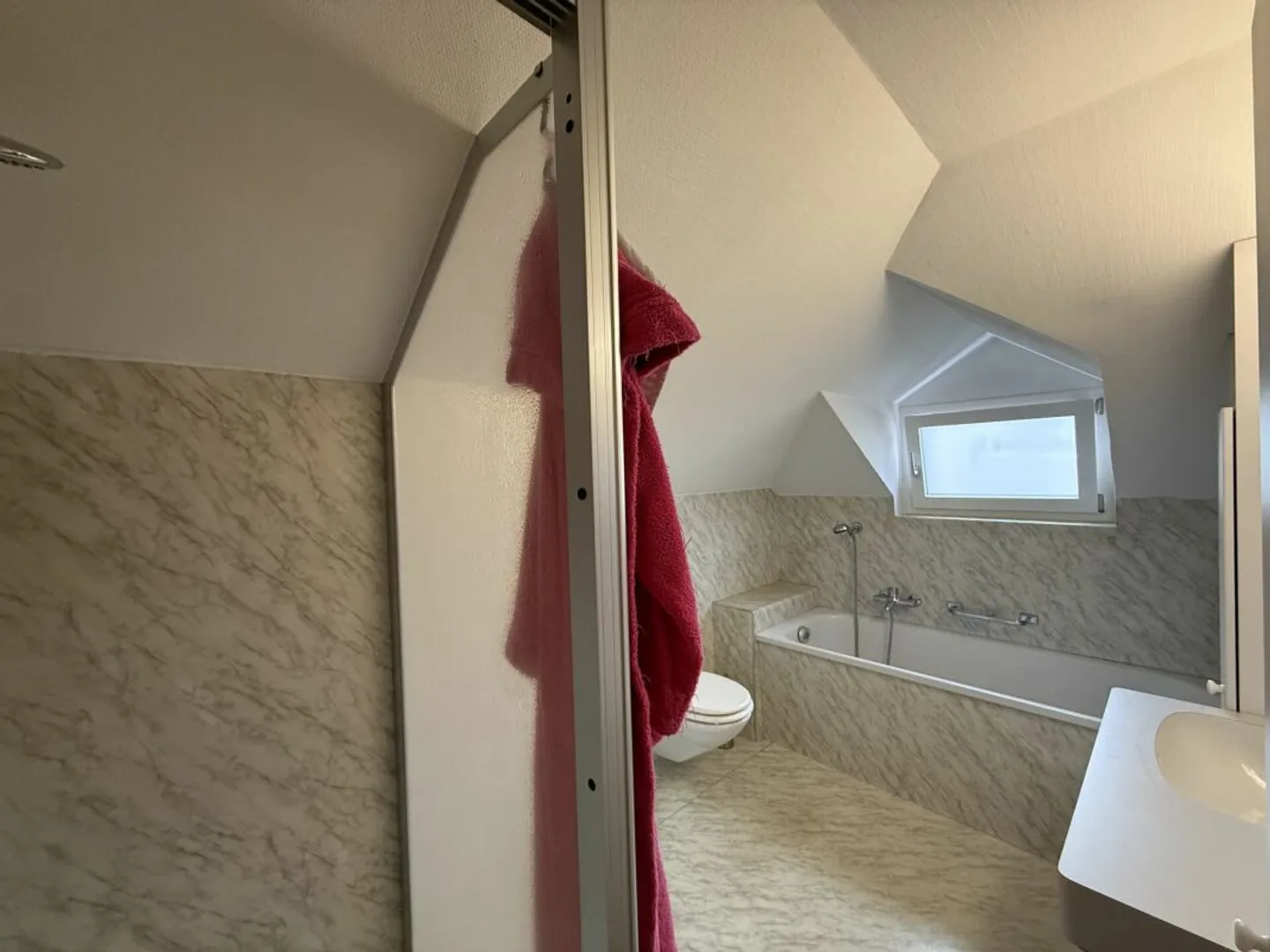 Attraktive 4.5-Zimmer-Wohnung in Uni-Nähe - befristet mietbar - Foto 9 von 13