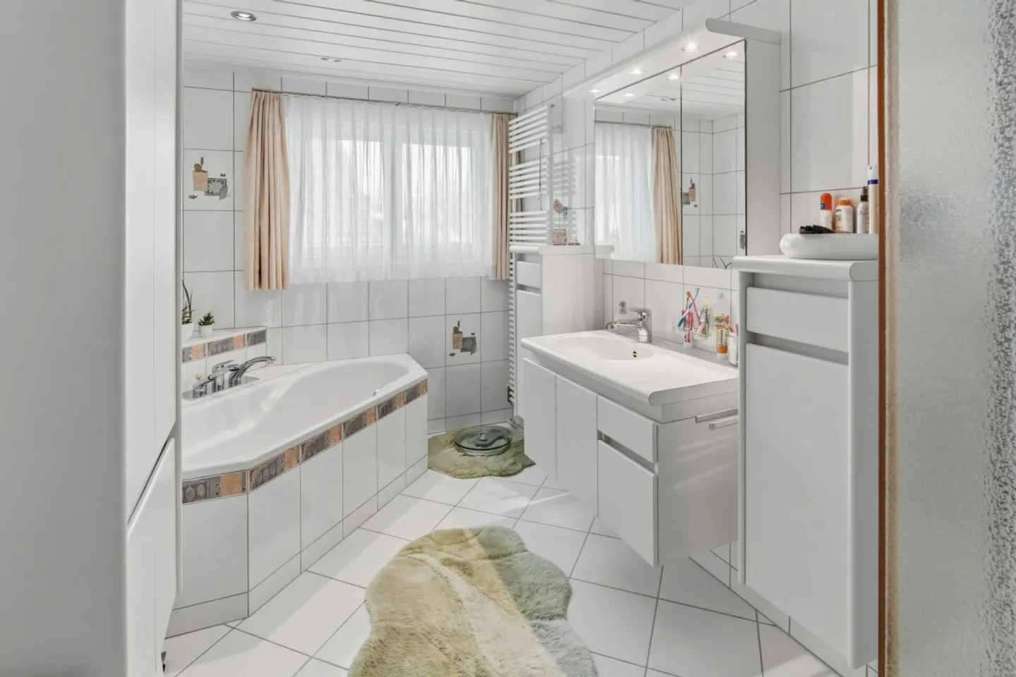 Charming Family Home with Views - Photo 10 of 13