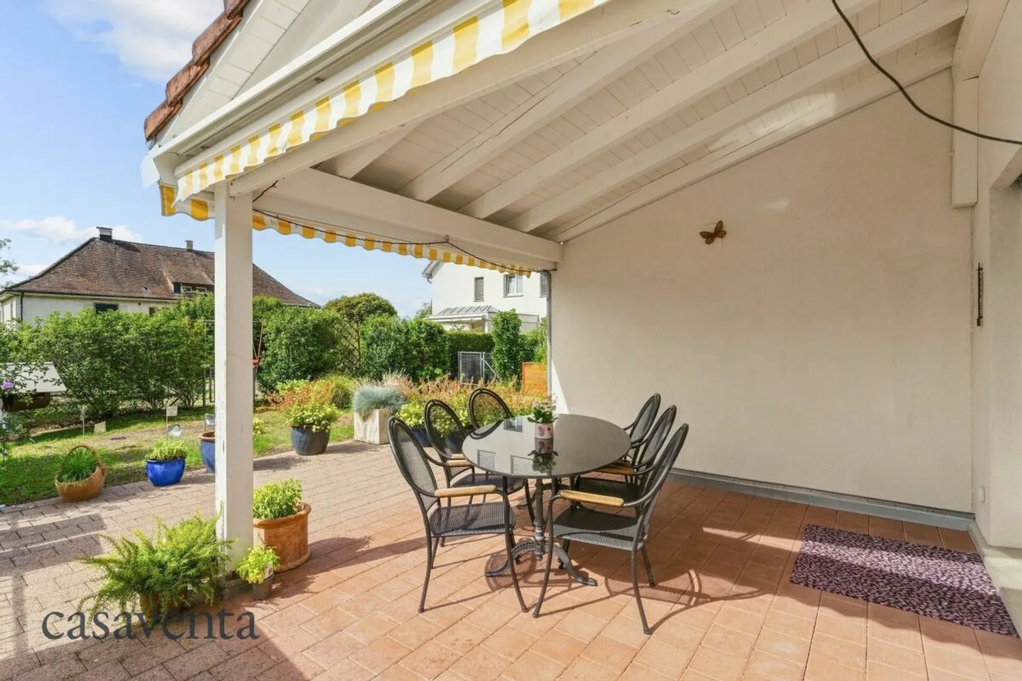Maison d'angle spacieuse avec beaucoup d'espace pour toute la famille - Photo 3 sur 13