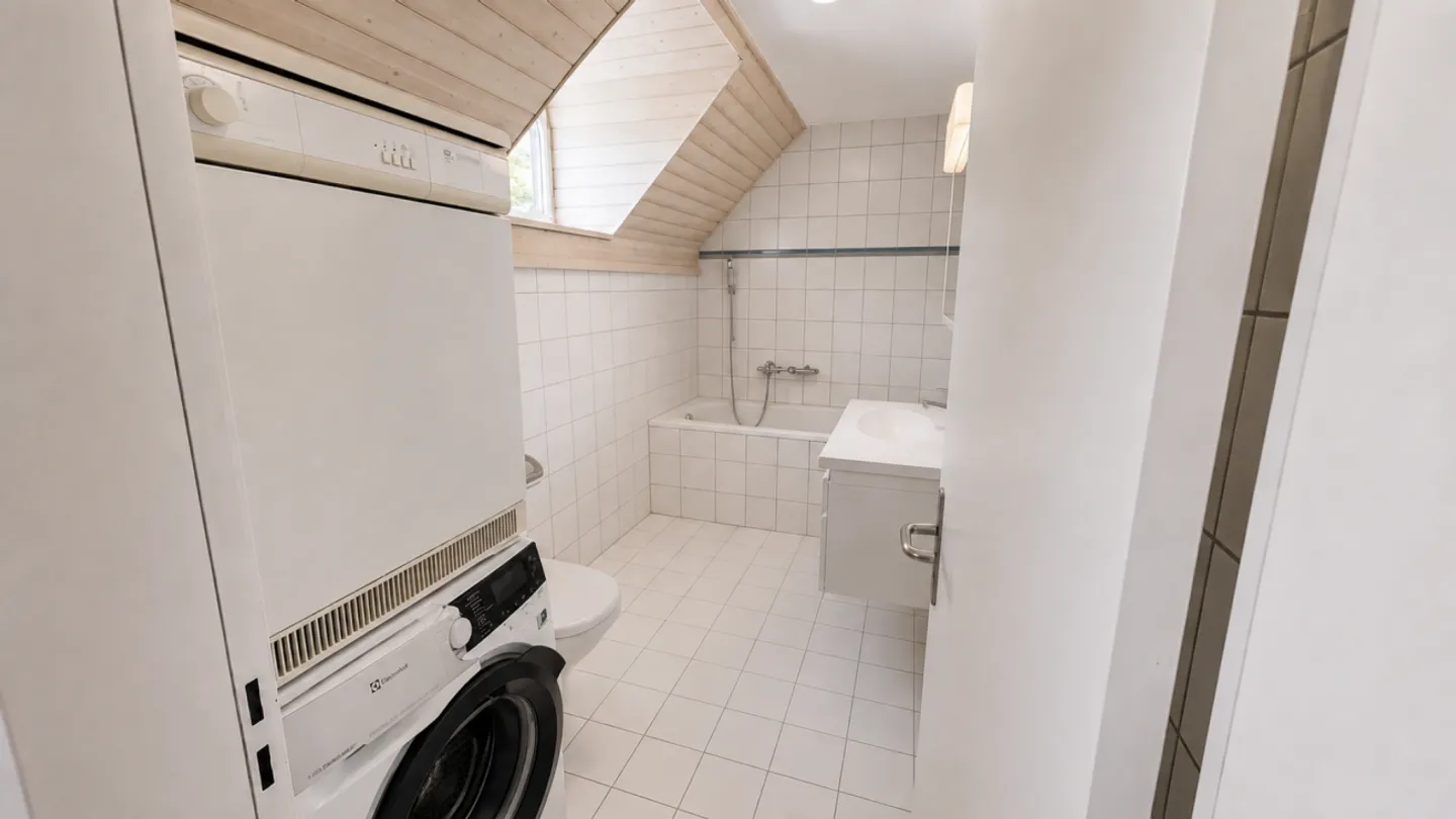 Charming 2.5-room maisonette in a quiet location - Photo 9 of 10